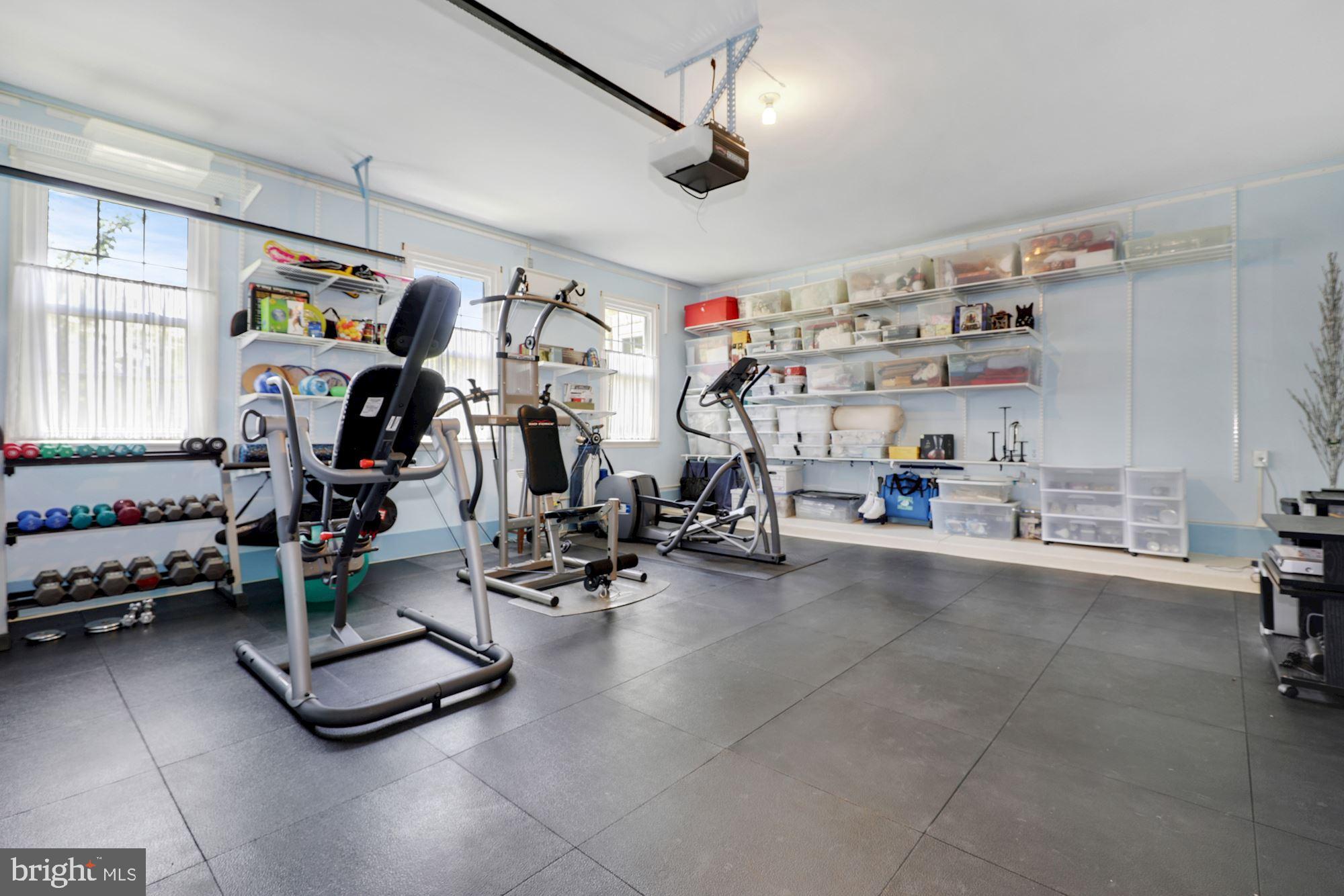 POTOMAC OUTSIDE - Residential