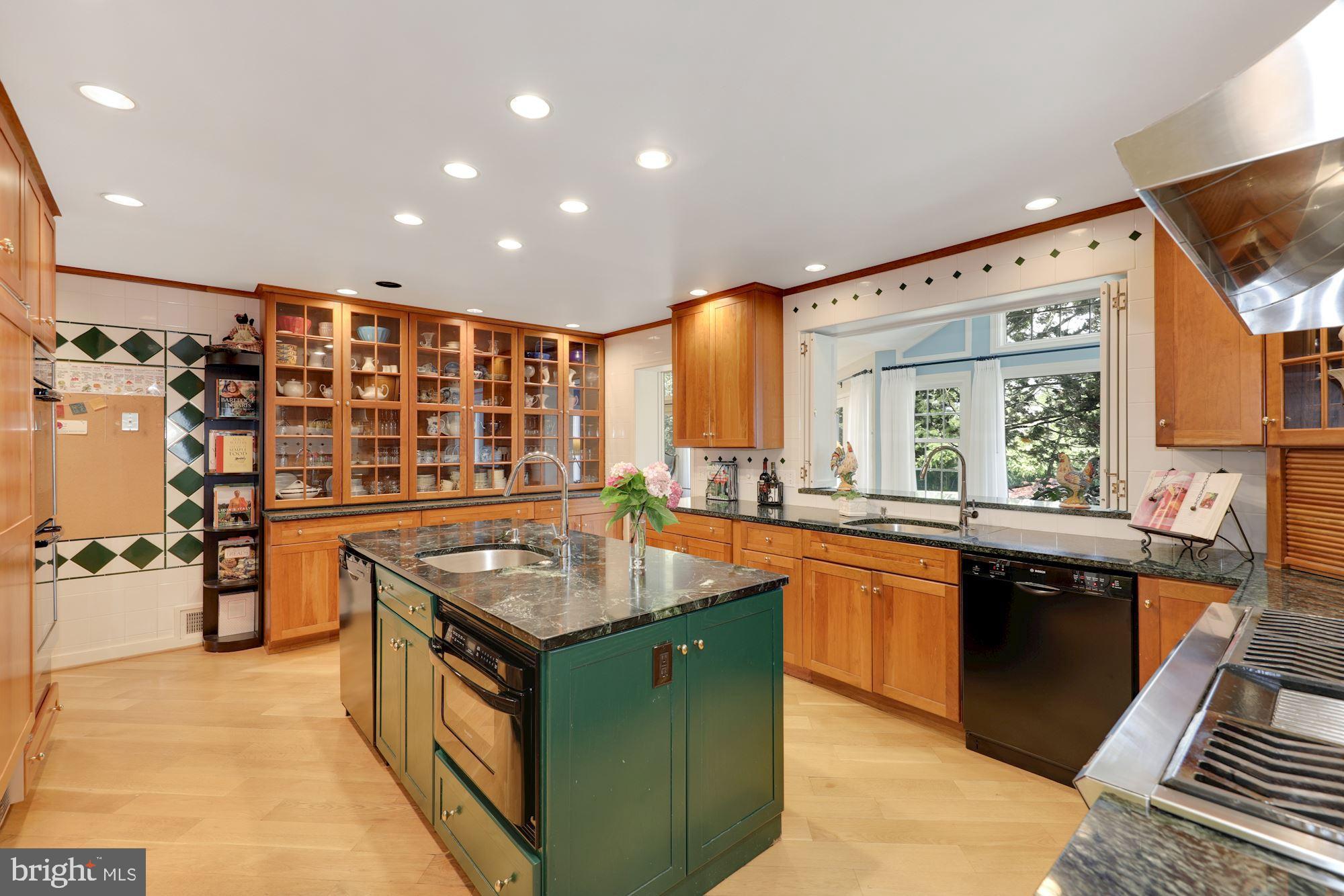 POTOMAC OUTSIDE - Residential