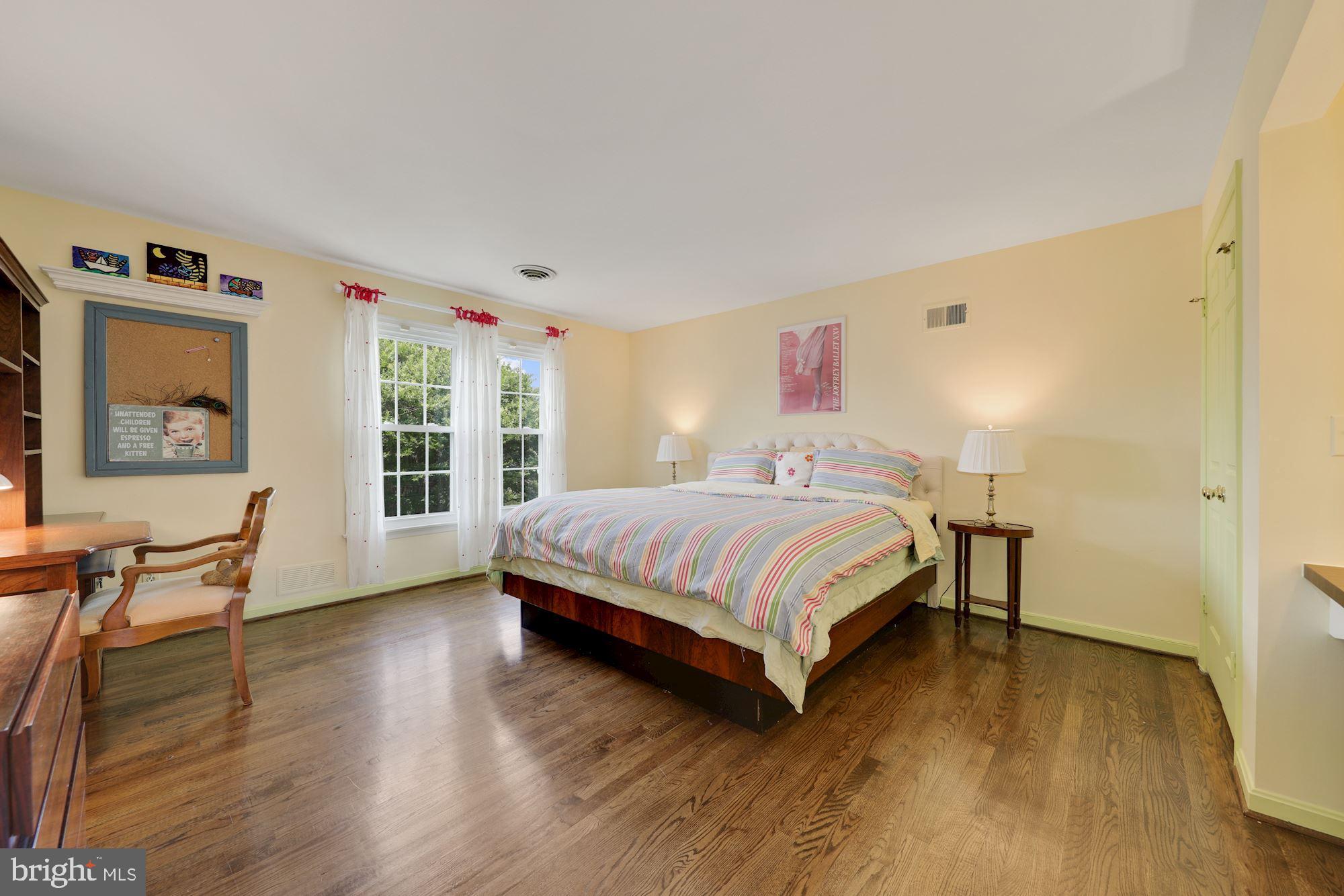 POTOMAC OUTSIDE - Residential