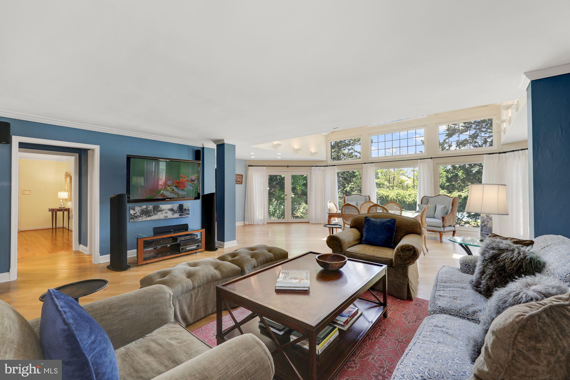 POTOMAC OUTSIDE - Residential