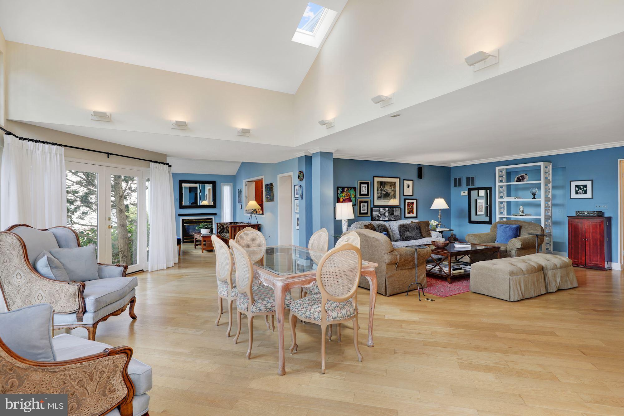 POTOMAC OUTSIDE - Residential