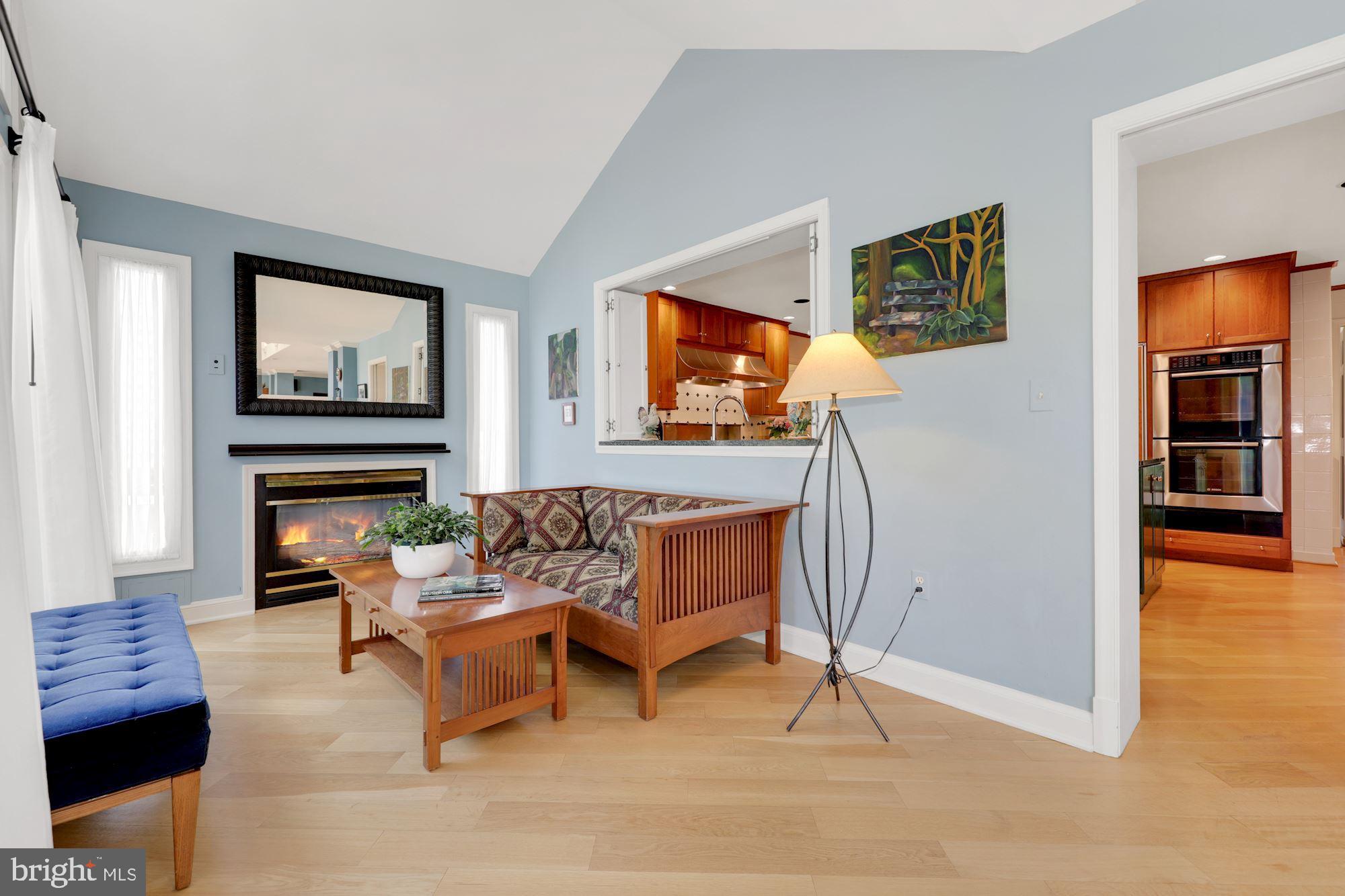 POTOMAC OUTSIDE - Residential