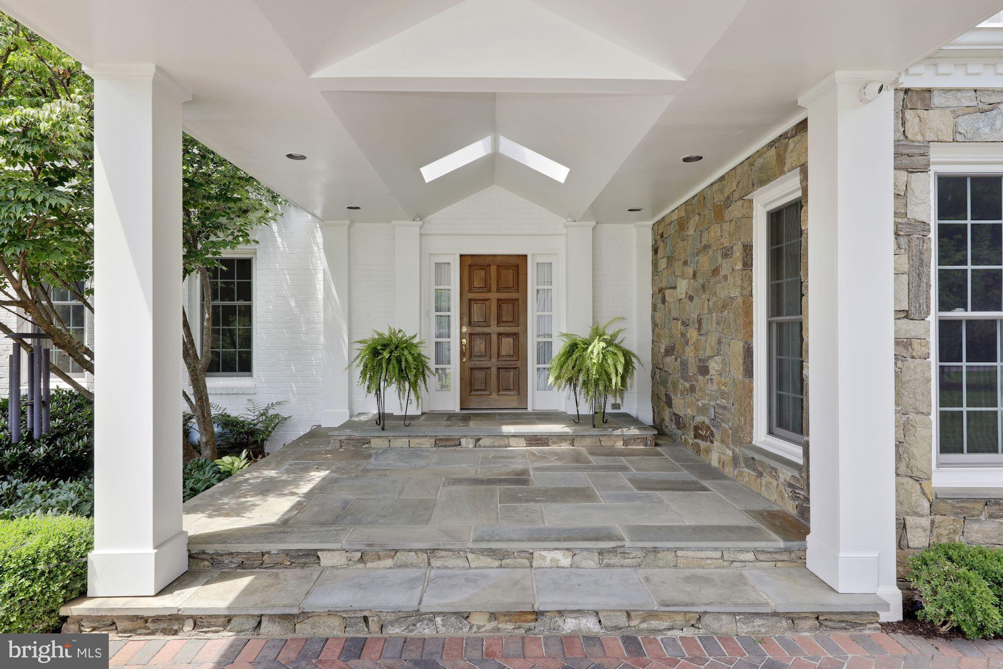 POTOMAC OUTSIDE - Residential