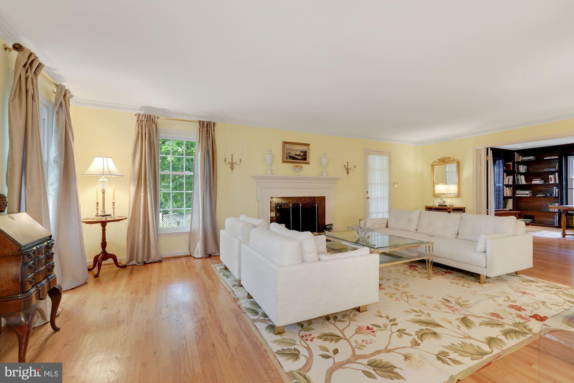 POTOMAC OUTSIDE - Residential