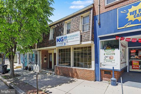 Photo of 465 Locust Street, COLUMBIA, PA 17512 (MLS # PALA2087534)