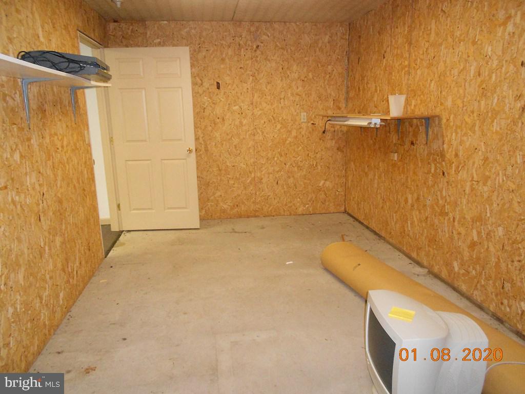 UNKNOWN - Commercial Sale