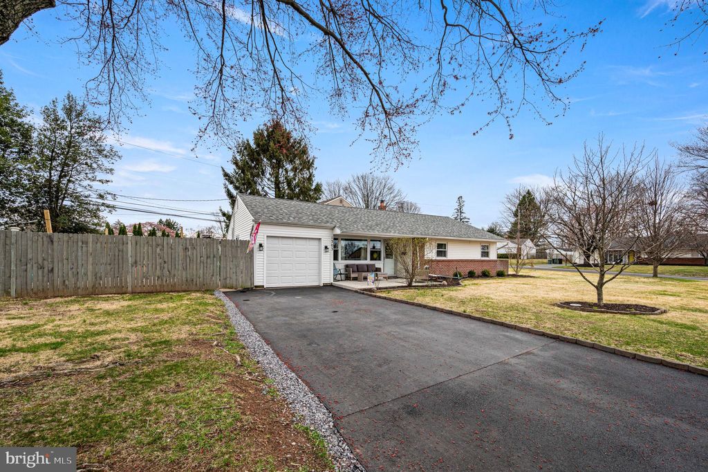 Photo of 1303 Lacebark Street, FEASTERVILLE TREVOSE, PA 19053 (MLS # PABU2117030)