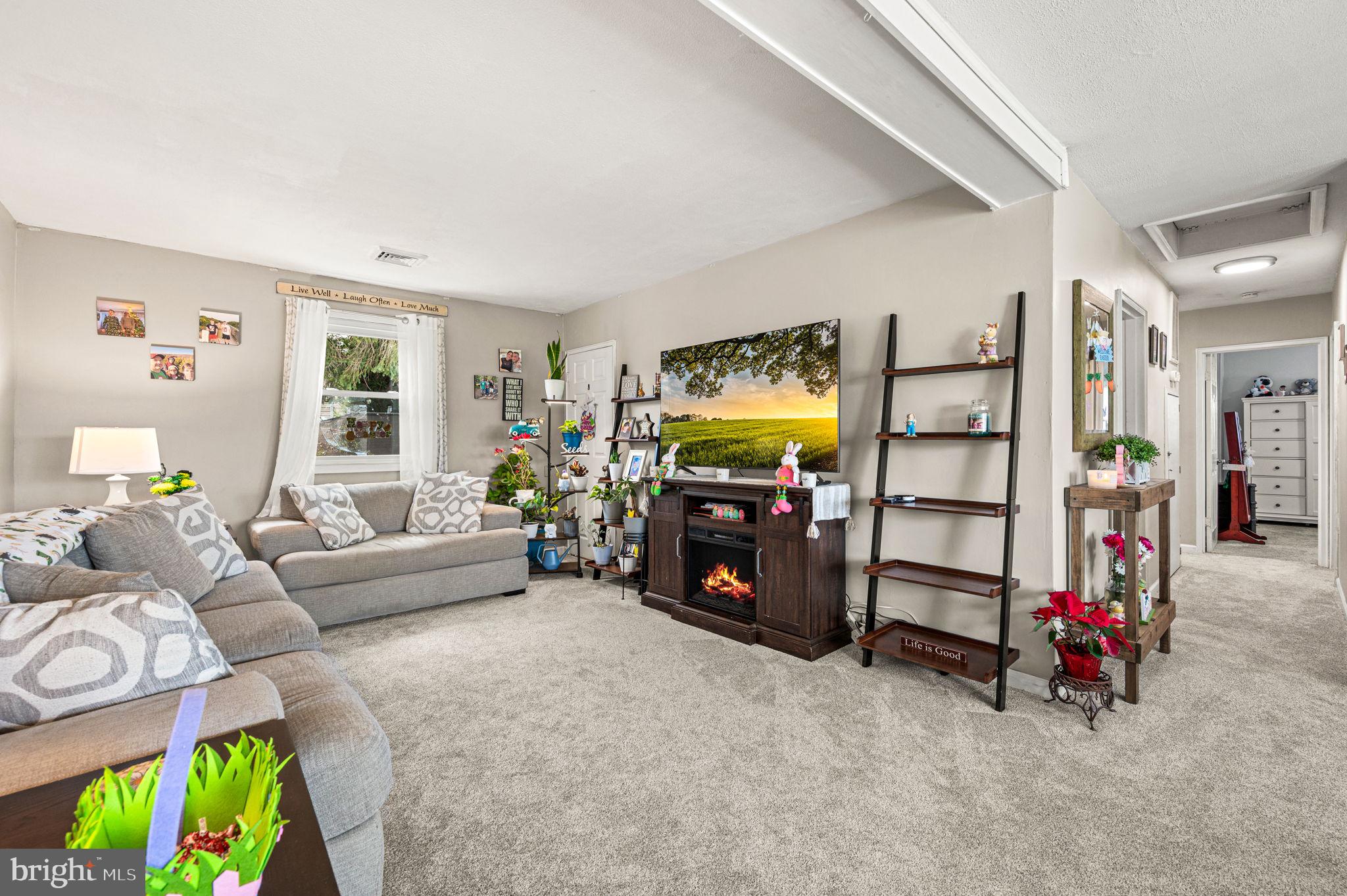 PINECREST - Residential