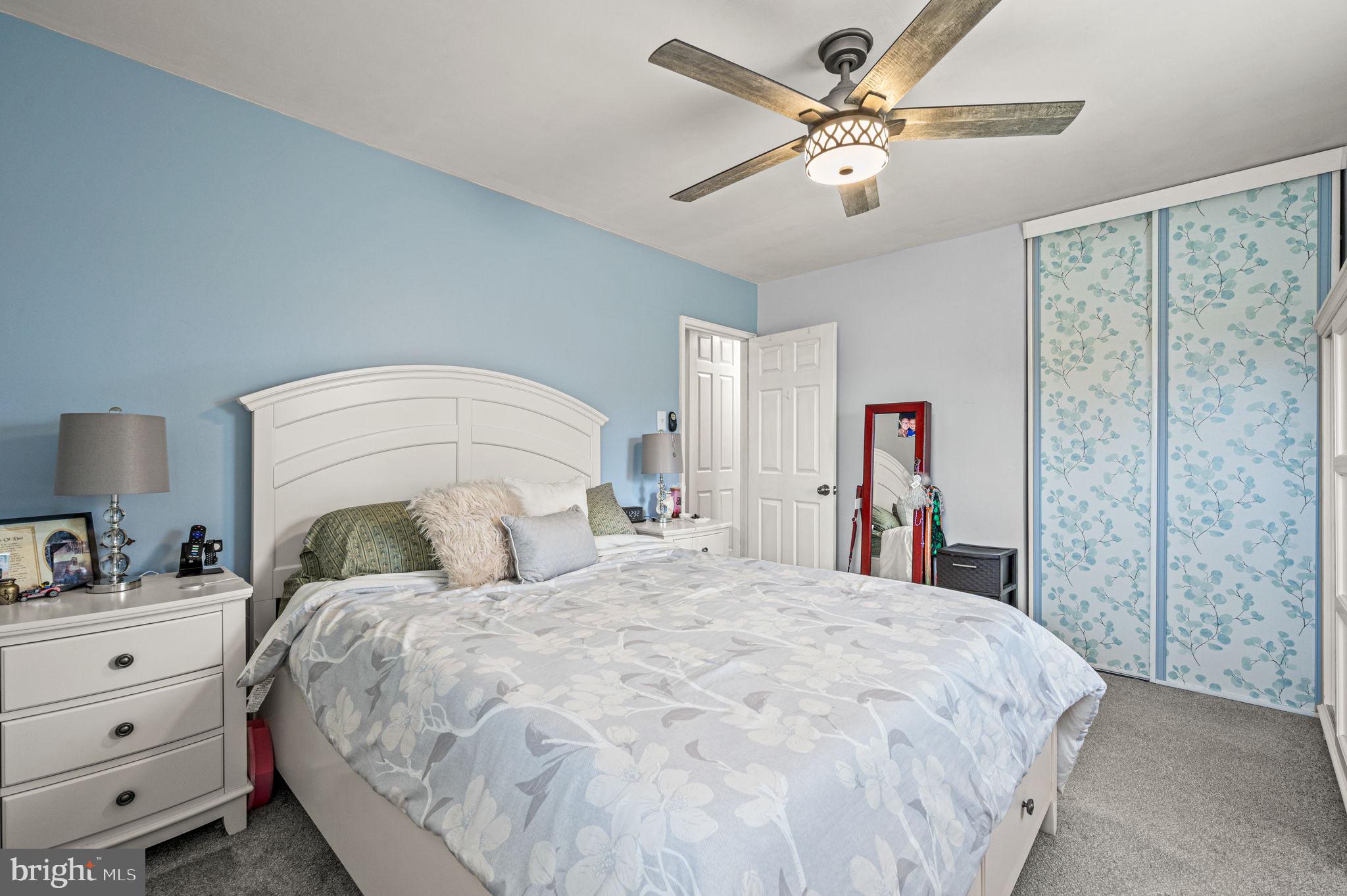 PINECREST - Residential