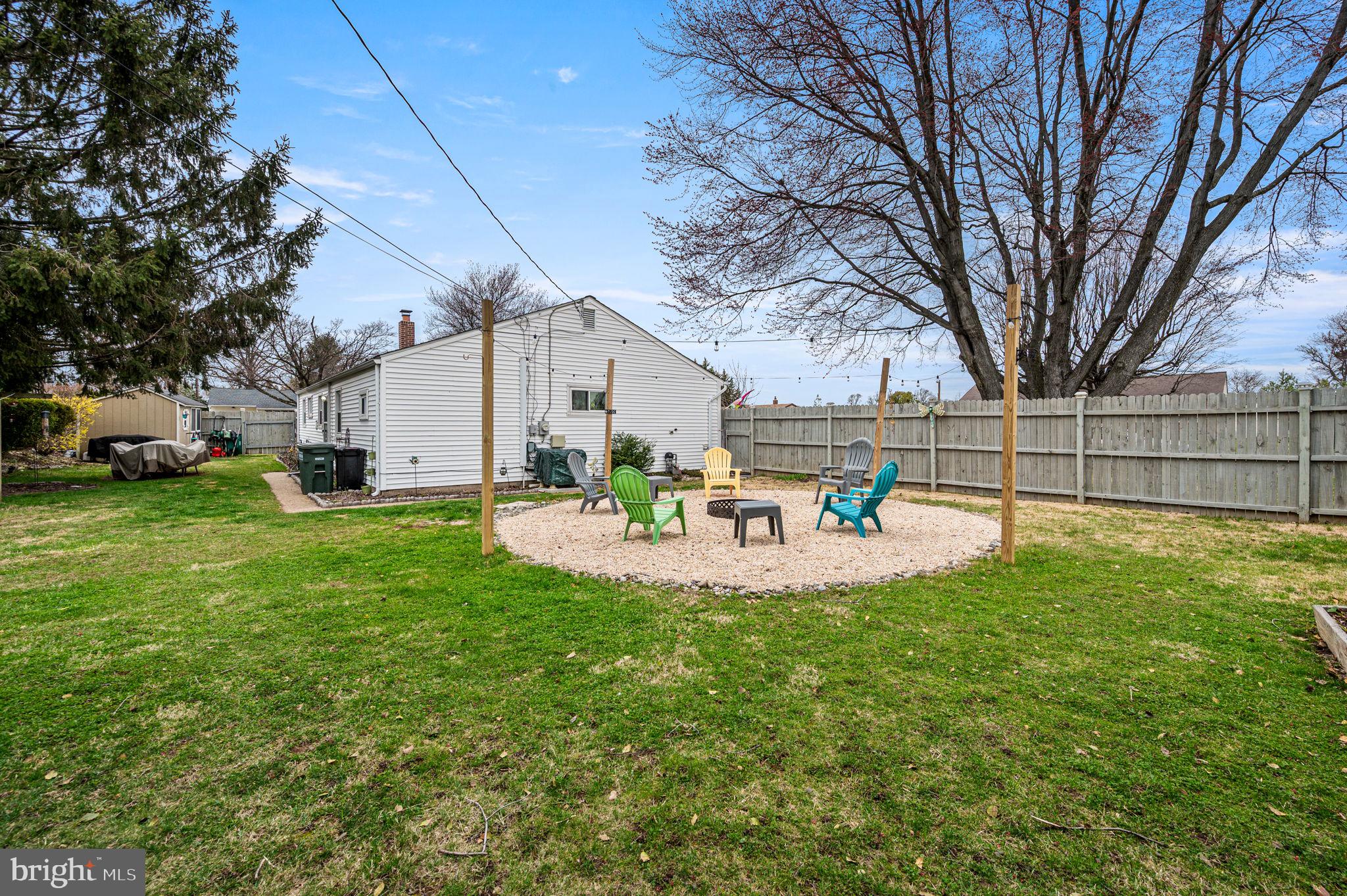 PINECREST - Residential