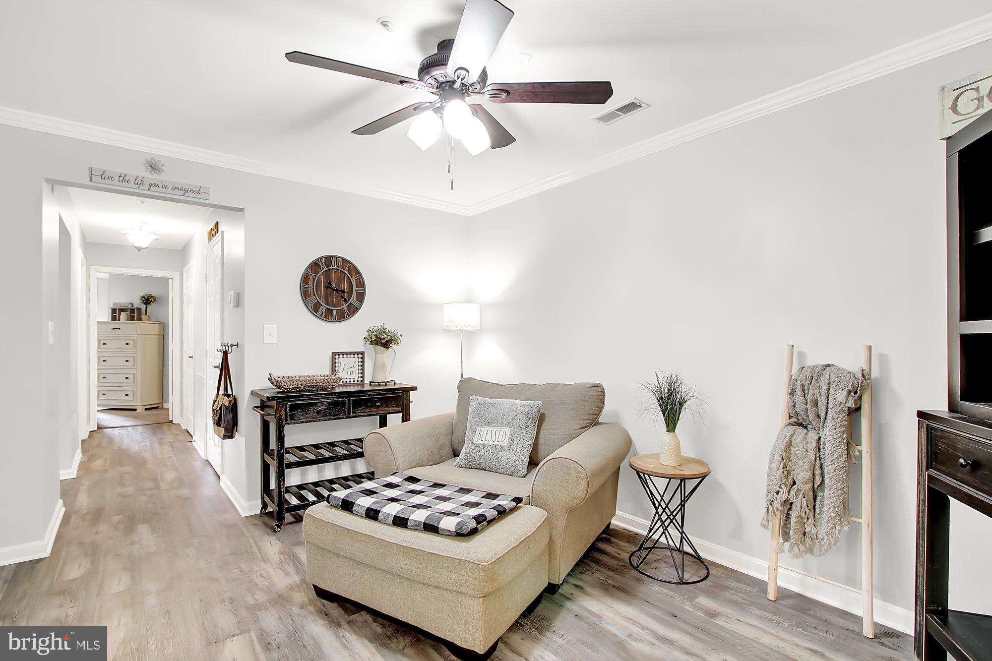 LAURELS CONDO - Residential