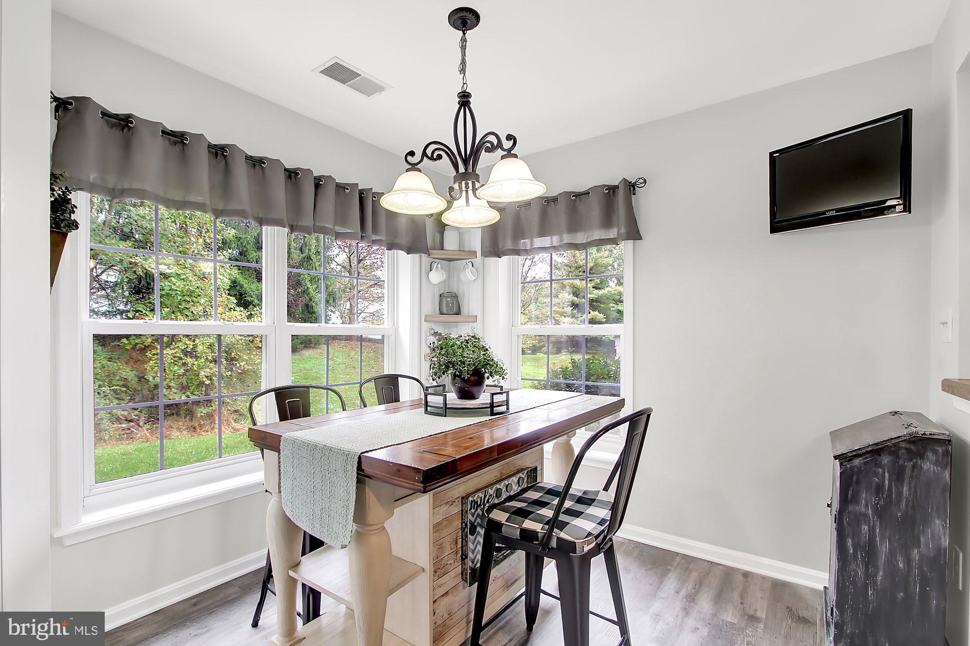 LAURELS CONDO - Residential