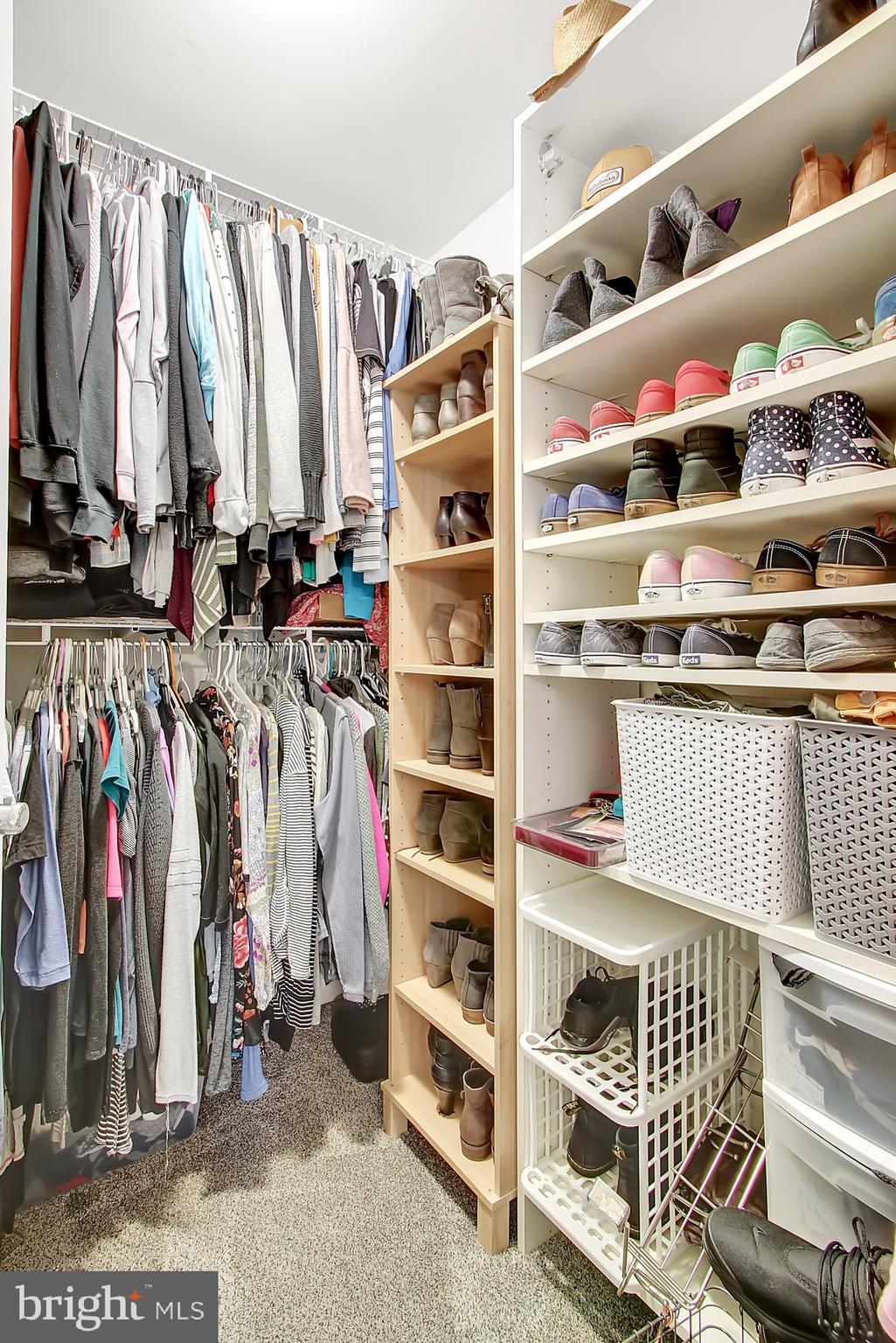 LAURELS CONDO - Residential