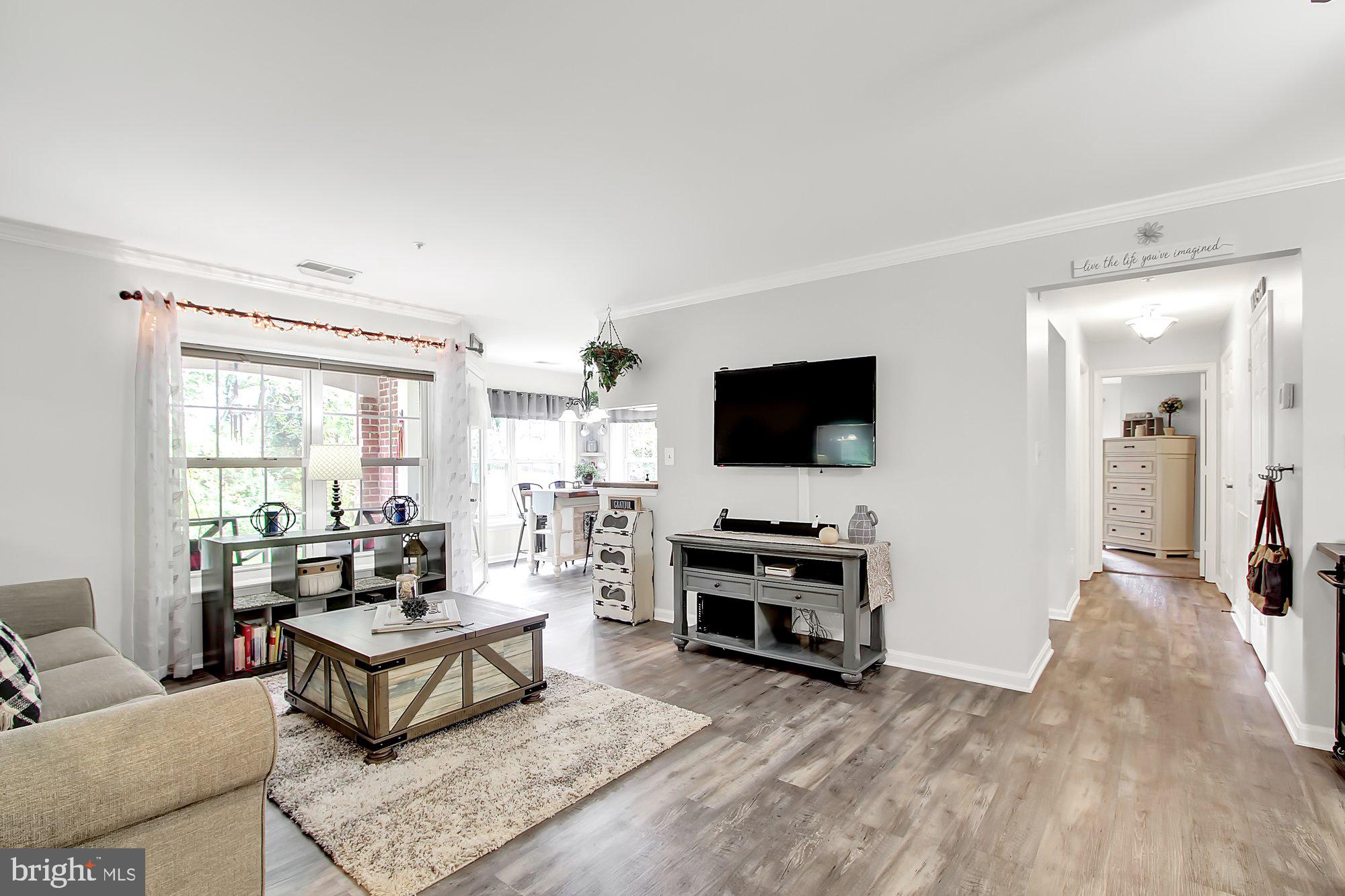 LAURELS CONDO - Residential