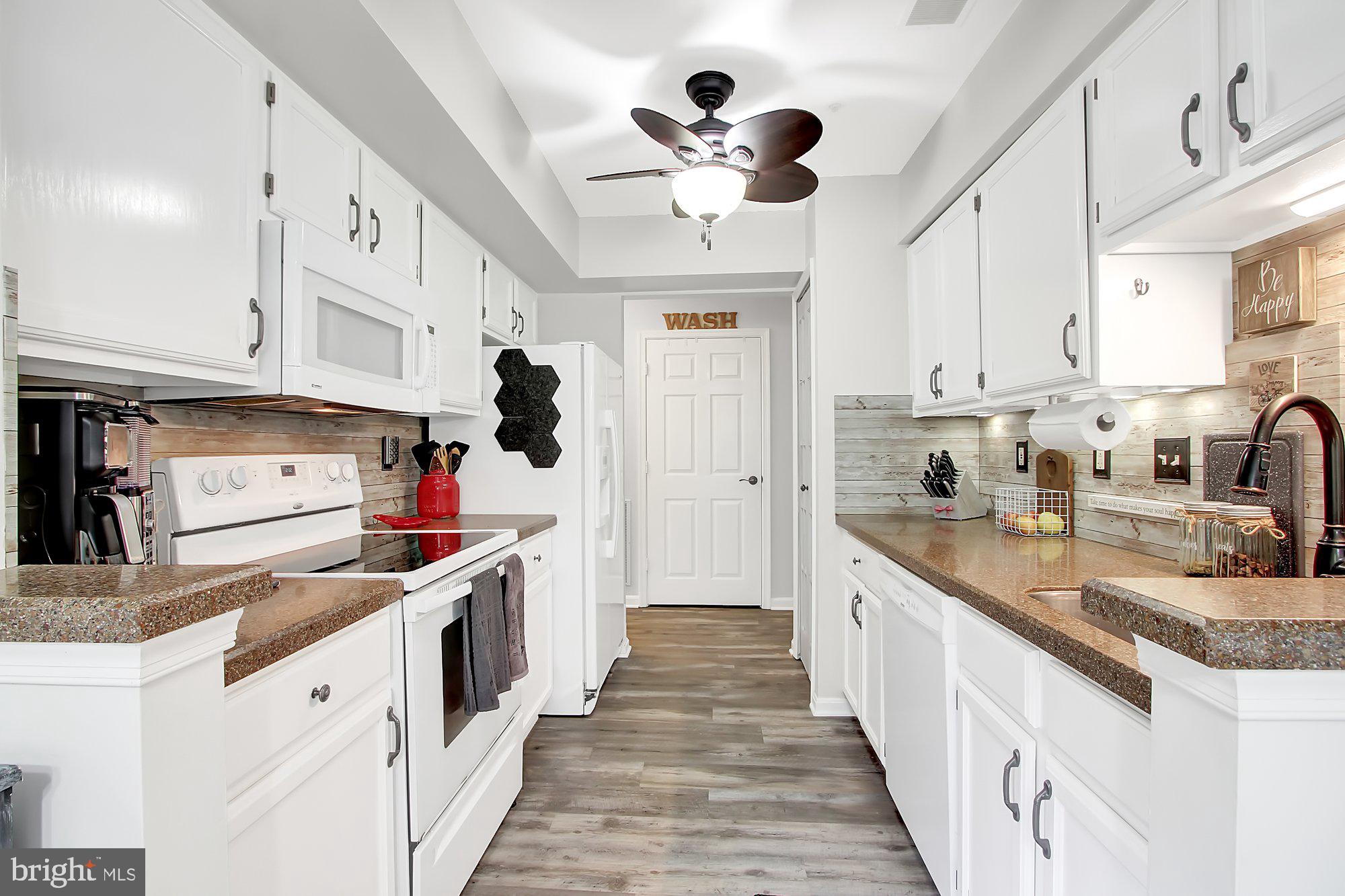 LAURELS CONDO - Residential