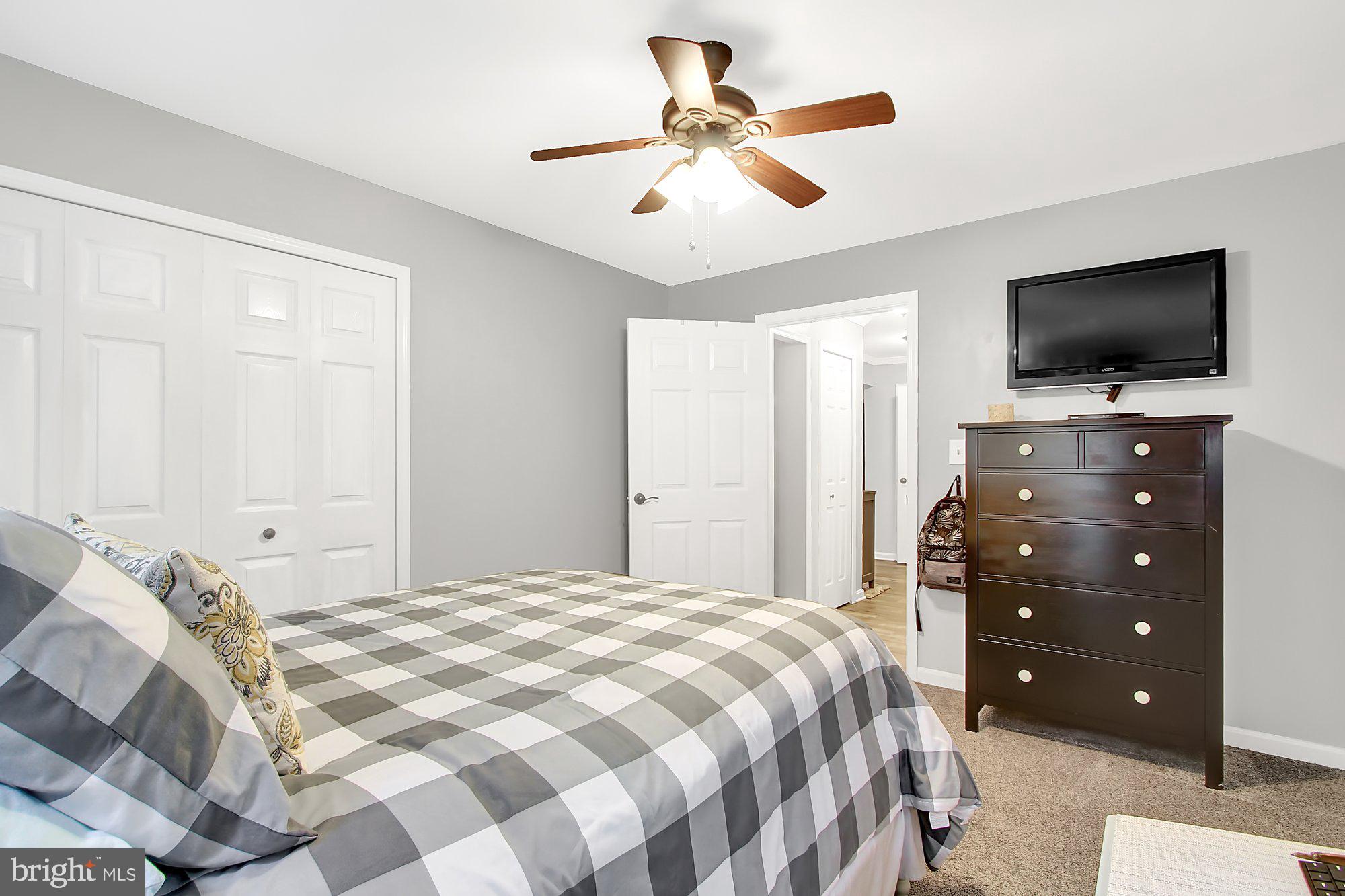 LAURELS CONDO - Residential