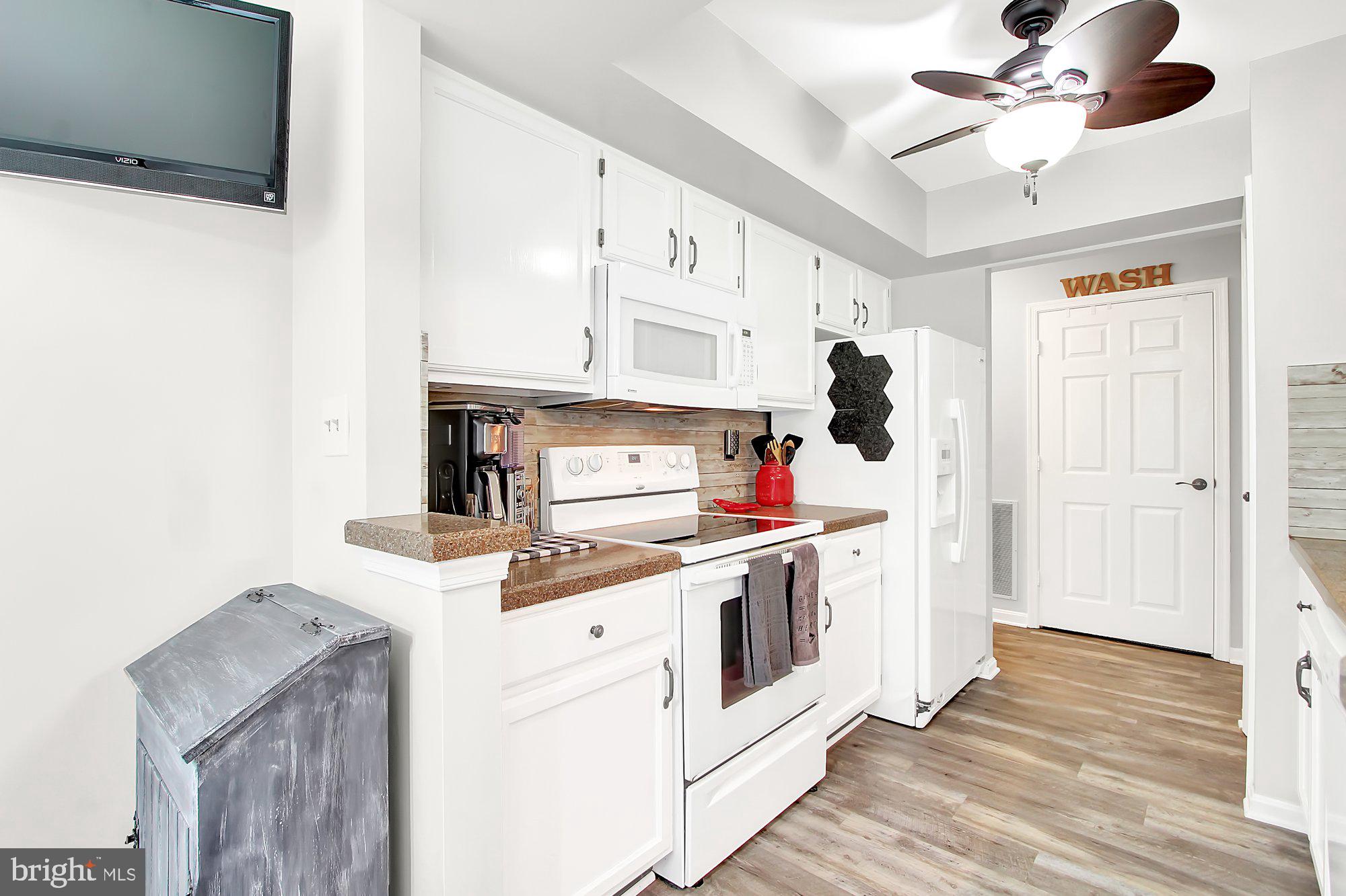 LAURELS CONDO - Residential