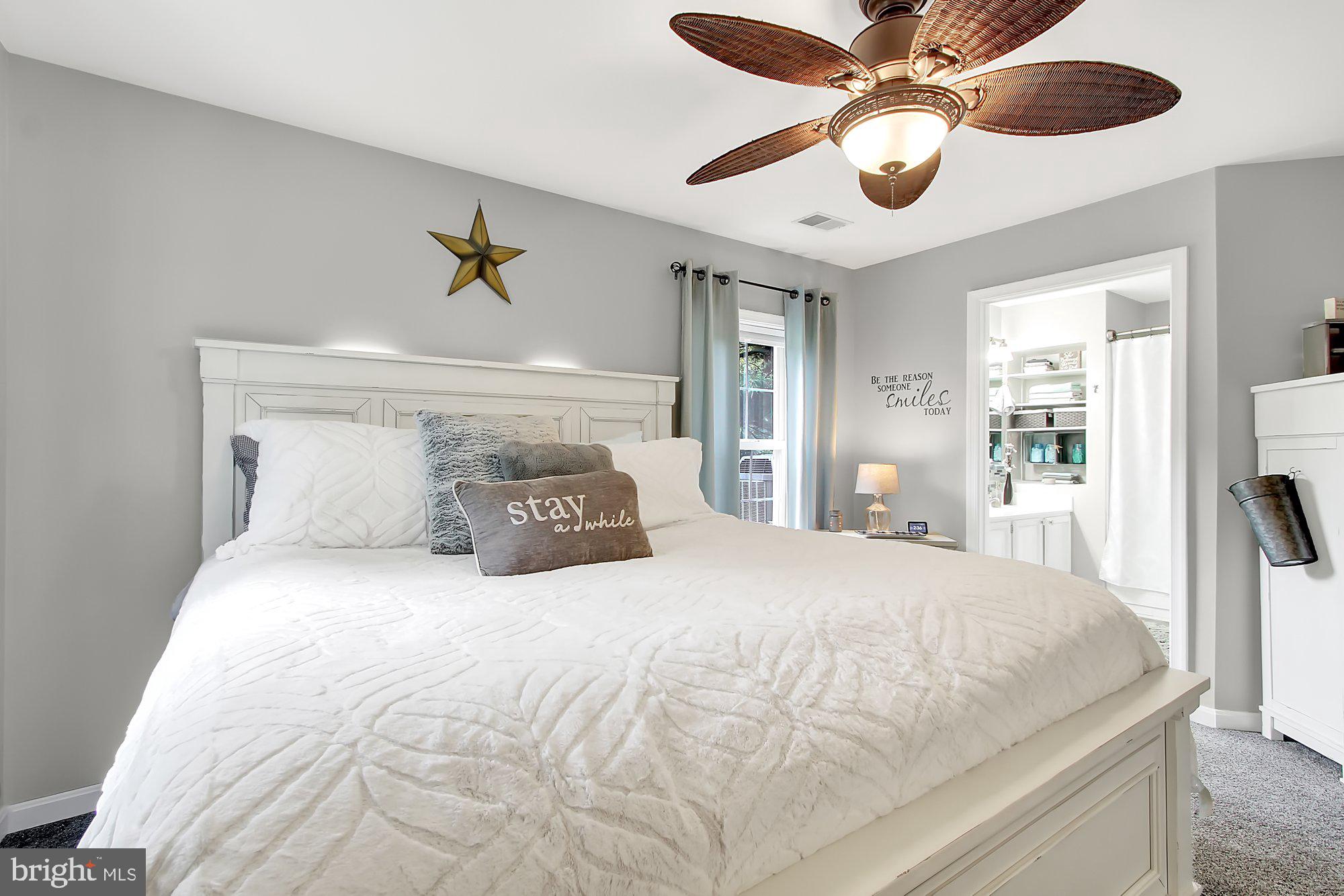 LAURELS CONDO - Residential