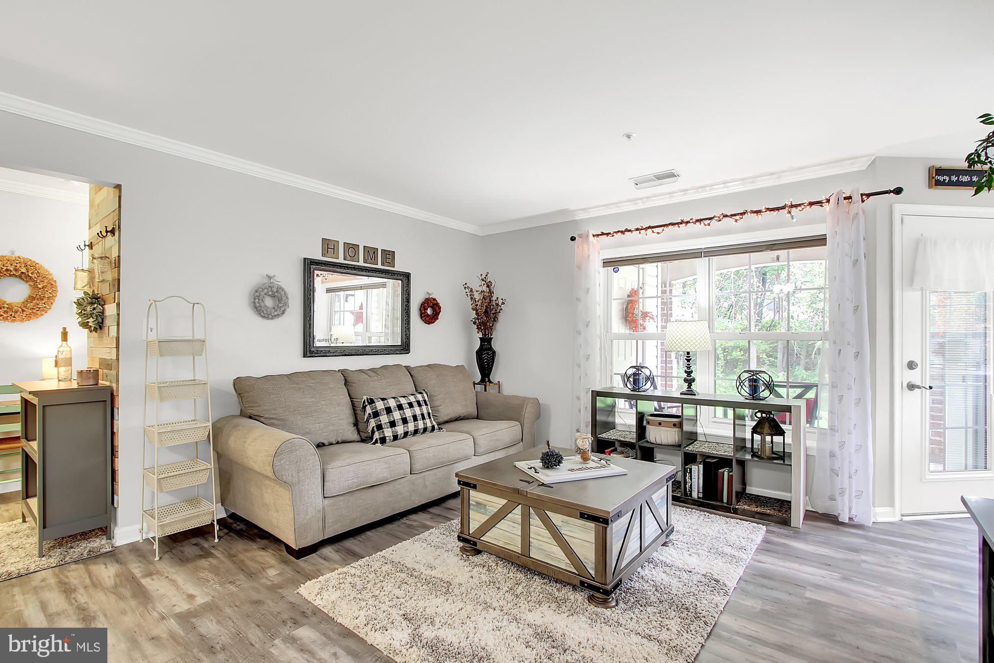 LAURELS CONDO - Residential