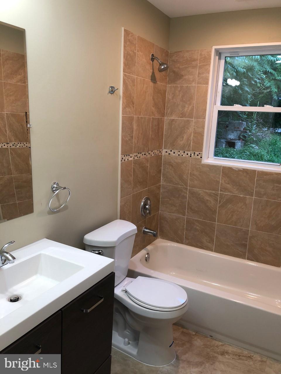 GLASSMANOR - Residential