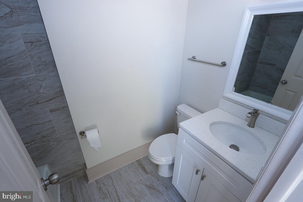 ROCKLEDGE - Residential Lease