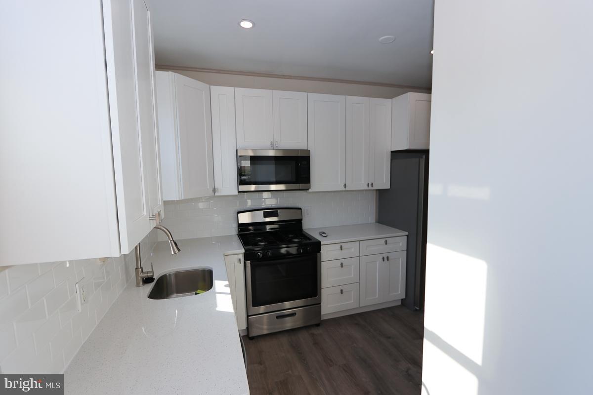 ROCKLEDGE - Residential Lease