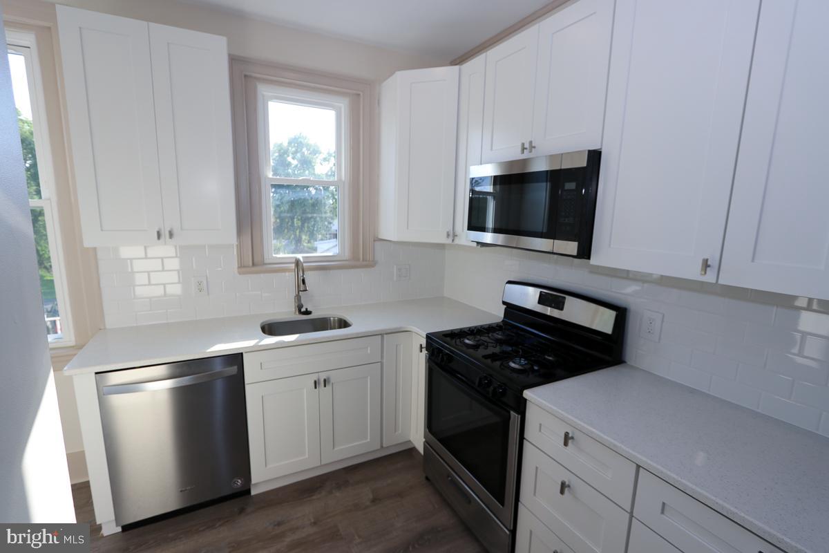 ROCKLEDGE - Residential Lease