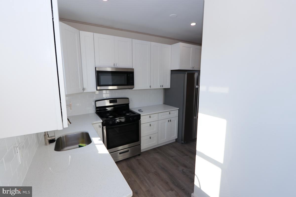 ROCKLEDGE - Residential Lease