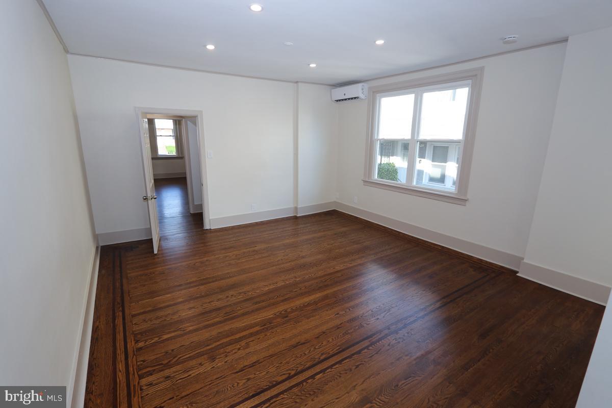 ROCKLEDGE - Residential Lease