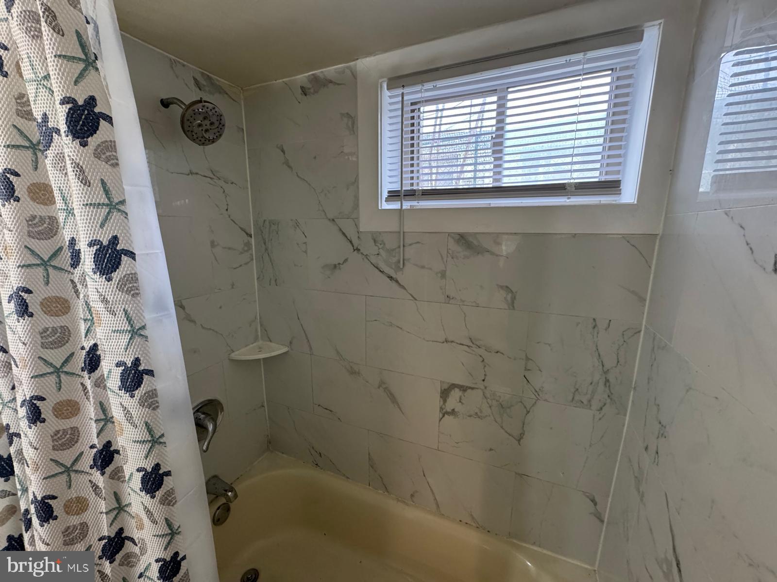 CHARLTON HEIGHTS - Residential Lease