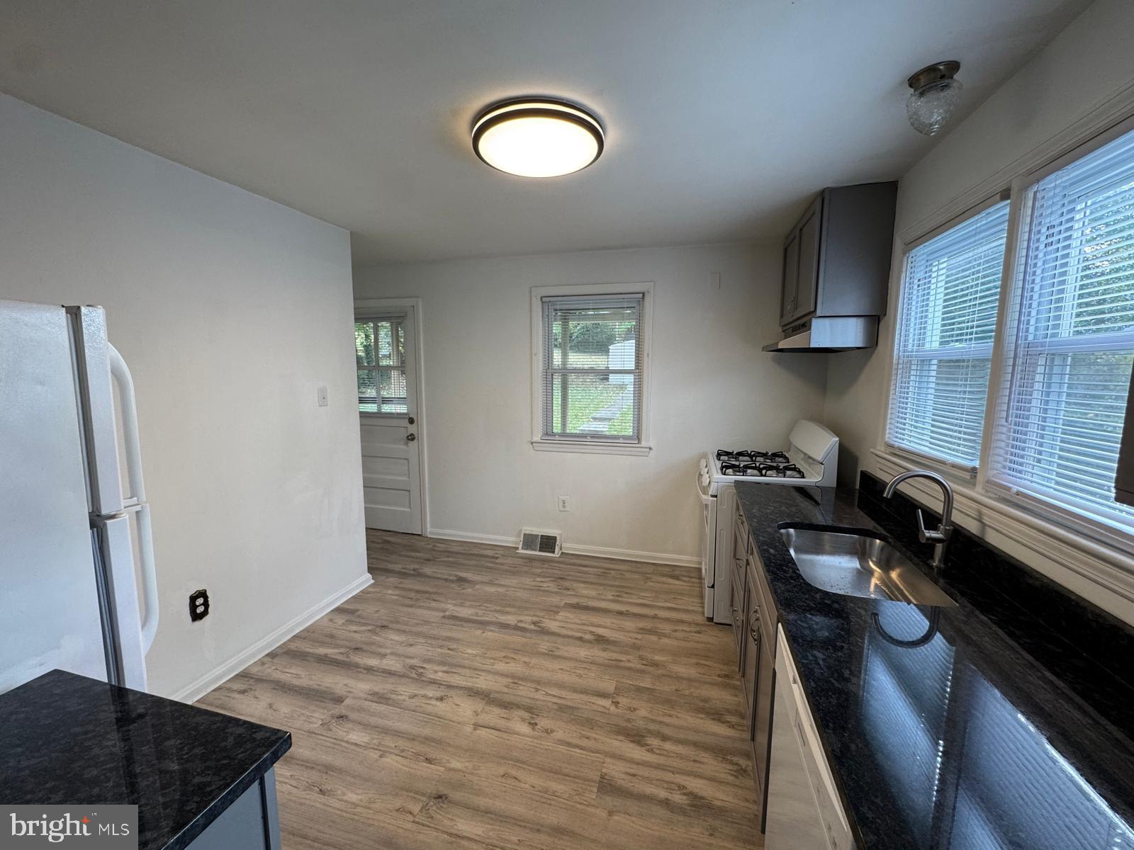 CHARLTON HEIGHTS - Residential Lease