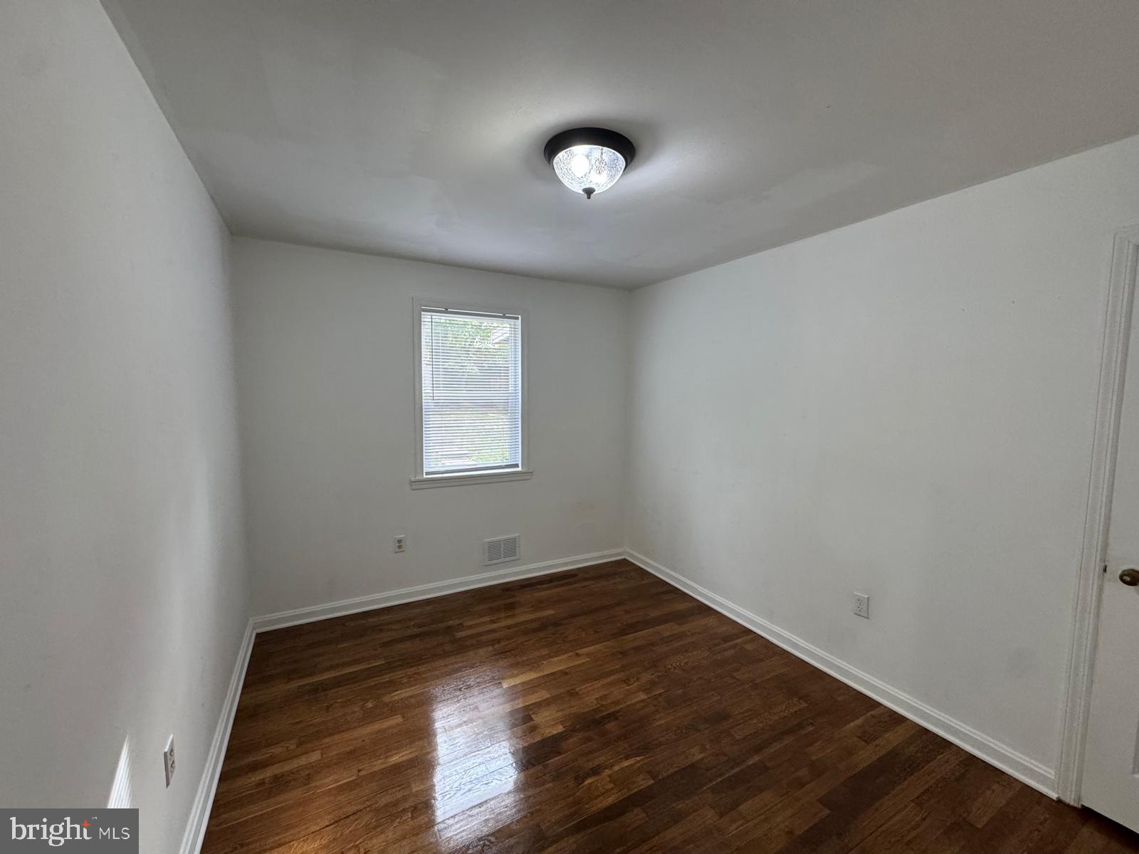 CHARLTON HEIGHTS - Residential Lease