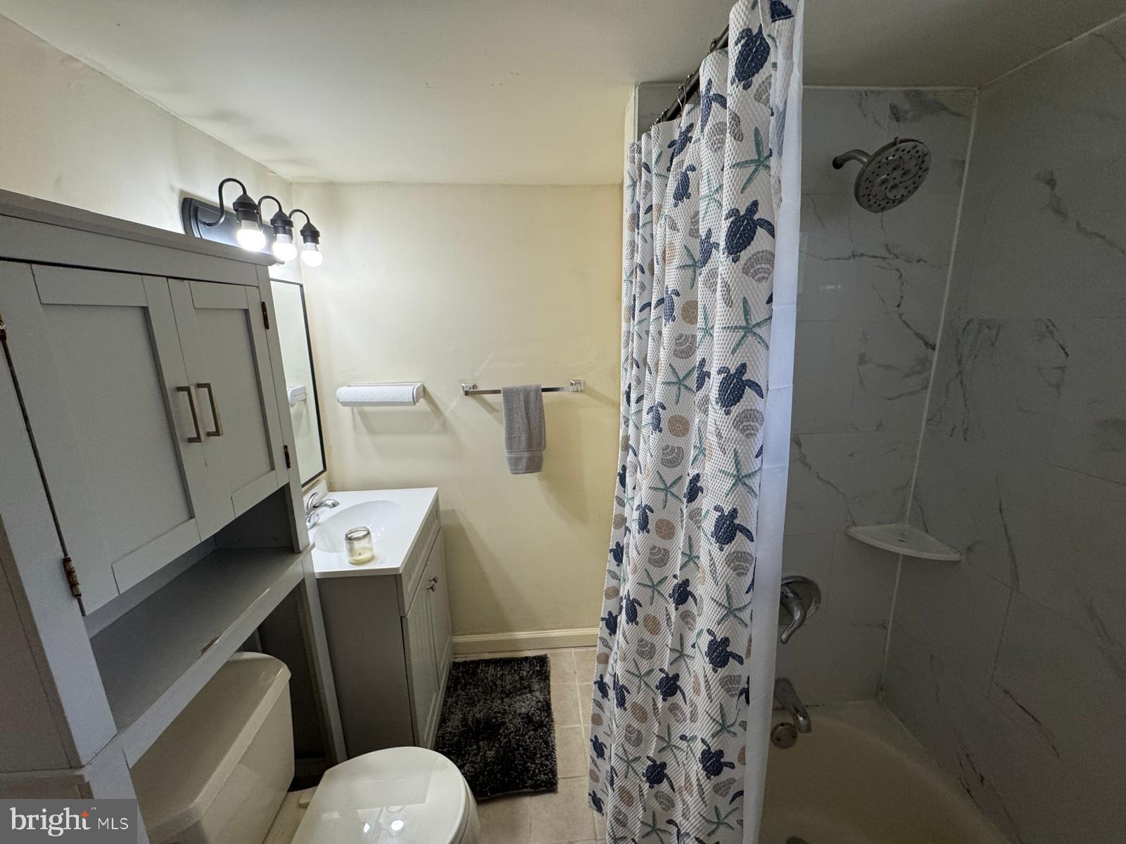 CHARLTON HEIGHTS - Residential Lease