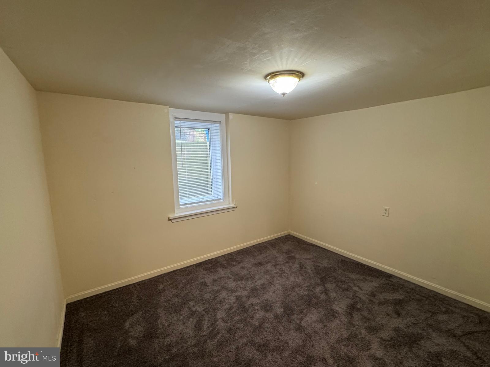 CHARLTON HEIGHTS - Residential Lease