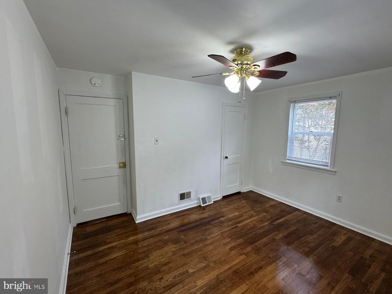 CHARLTON HEIGHTS - Residential Lease