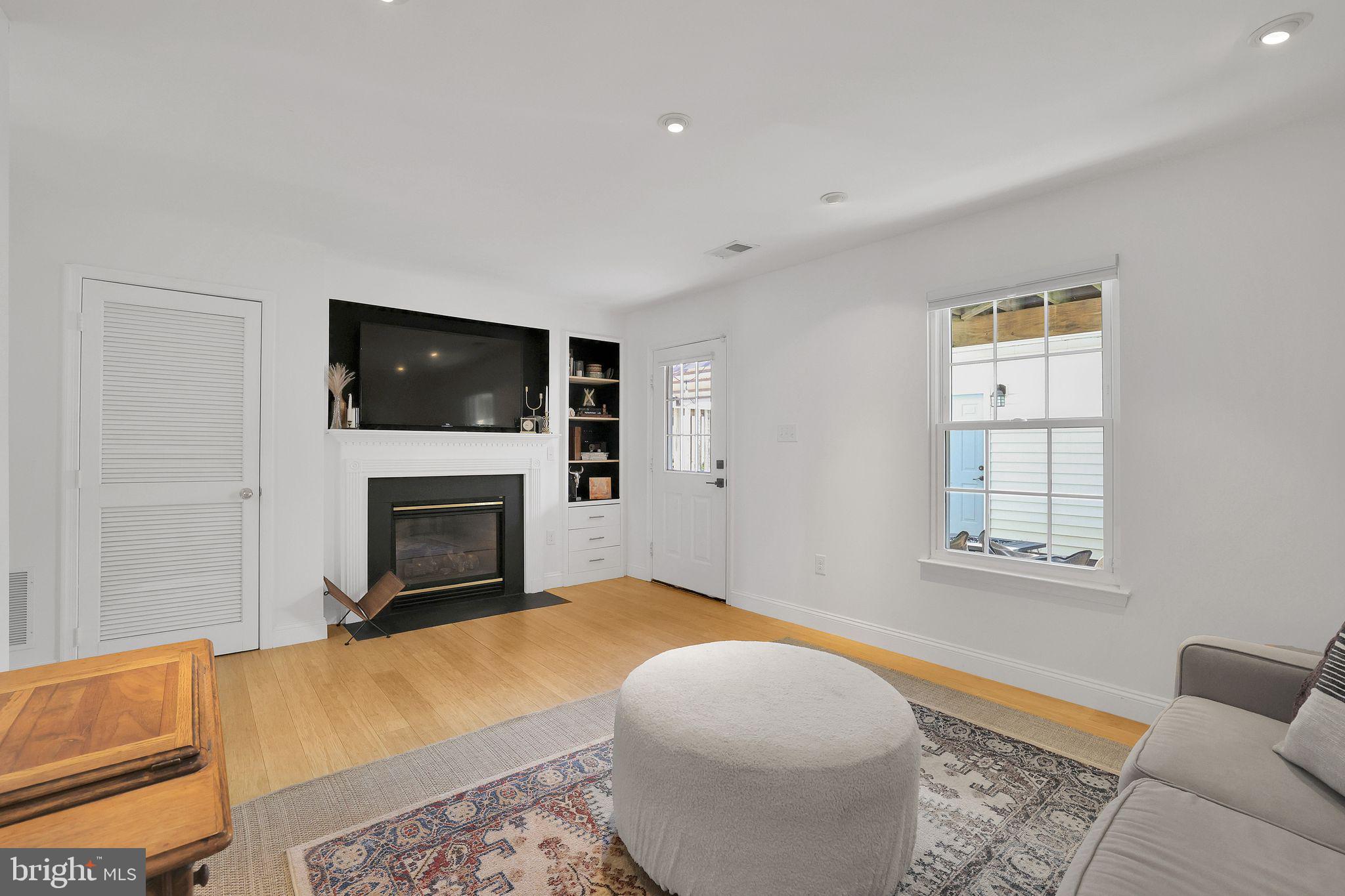 GROVEWOOD - Residential