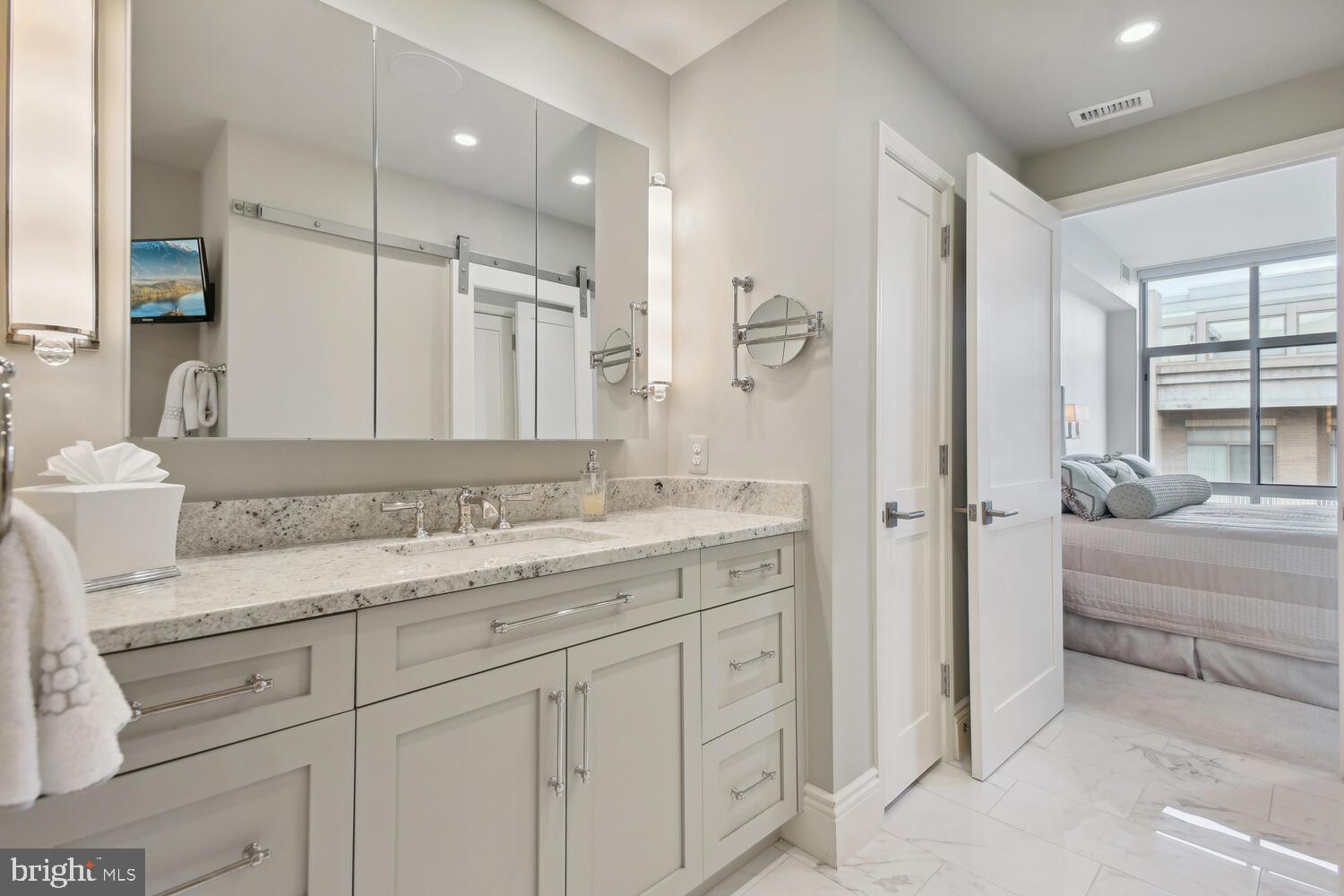 RESTON TOWN CENTER - Residential