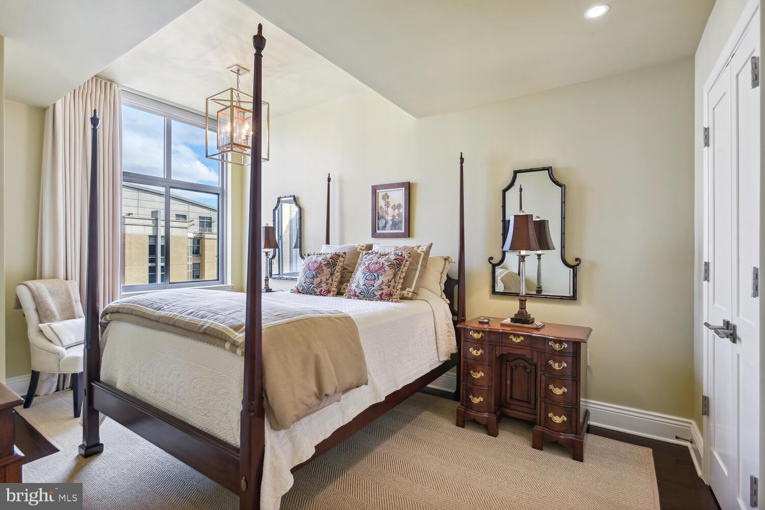 RESTON TOWN CENTER - Residential