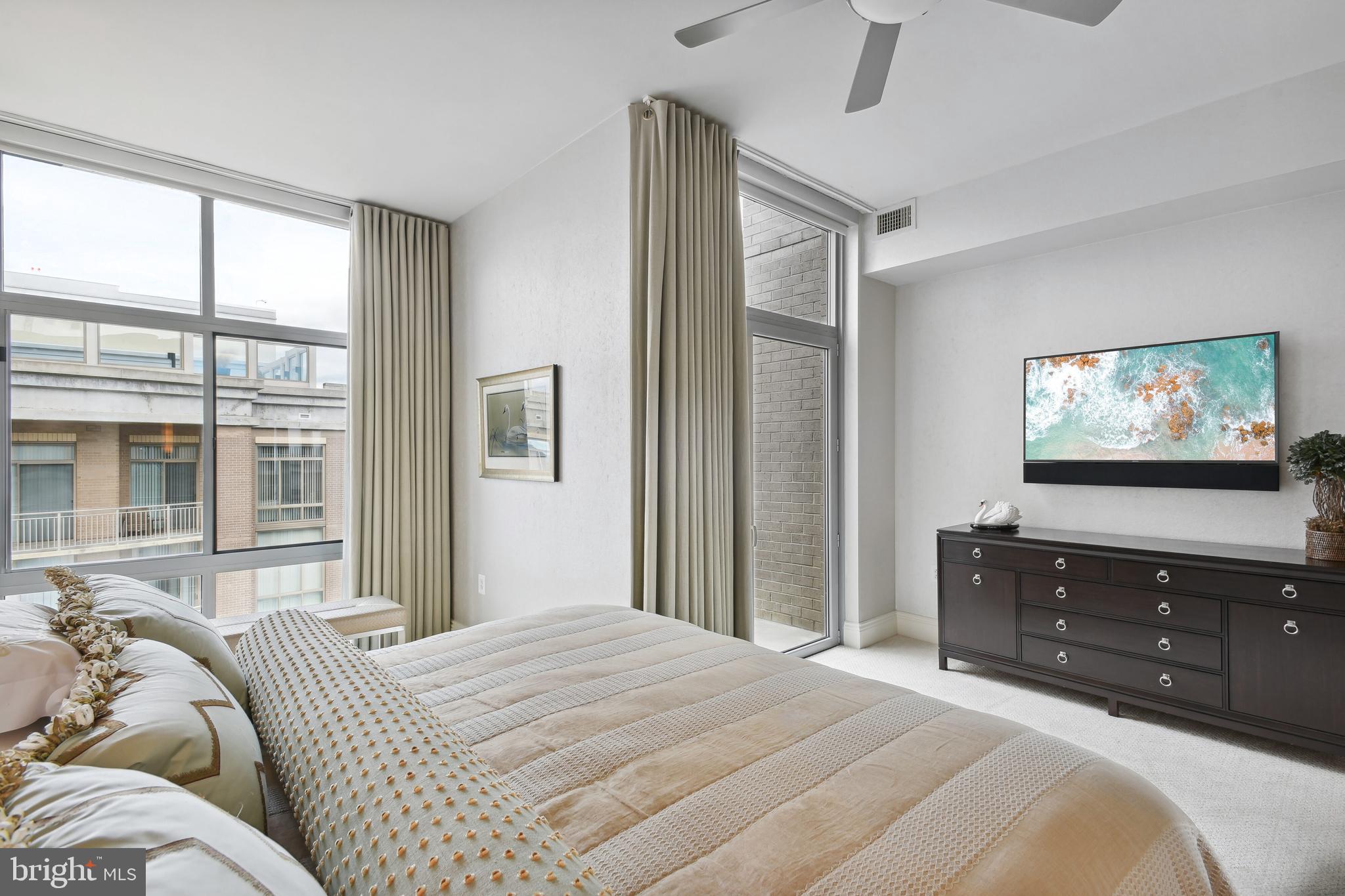 RESTON TOWN CENTER - Residential