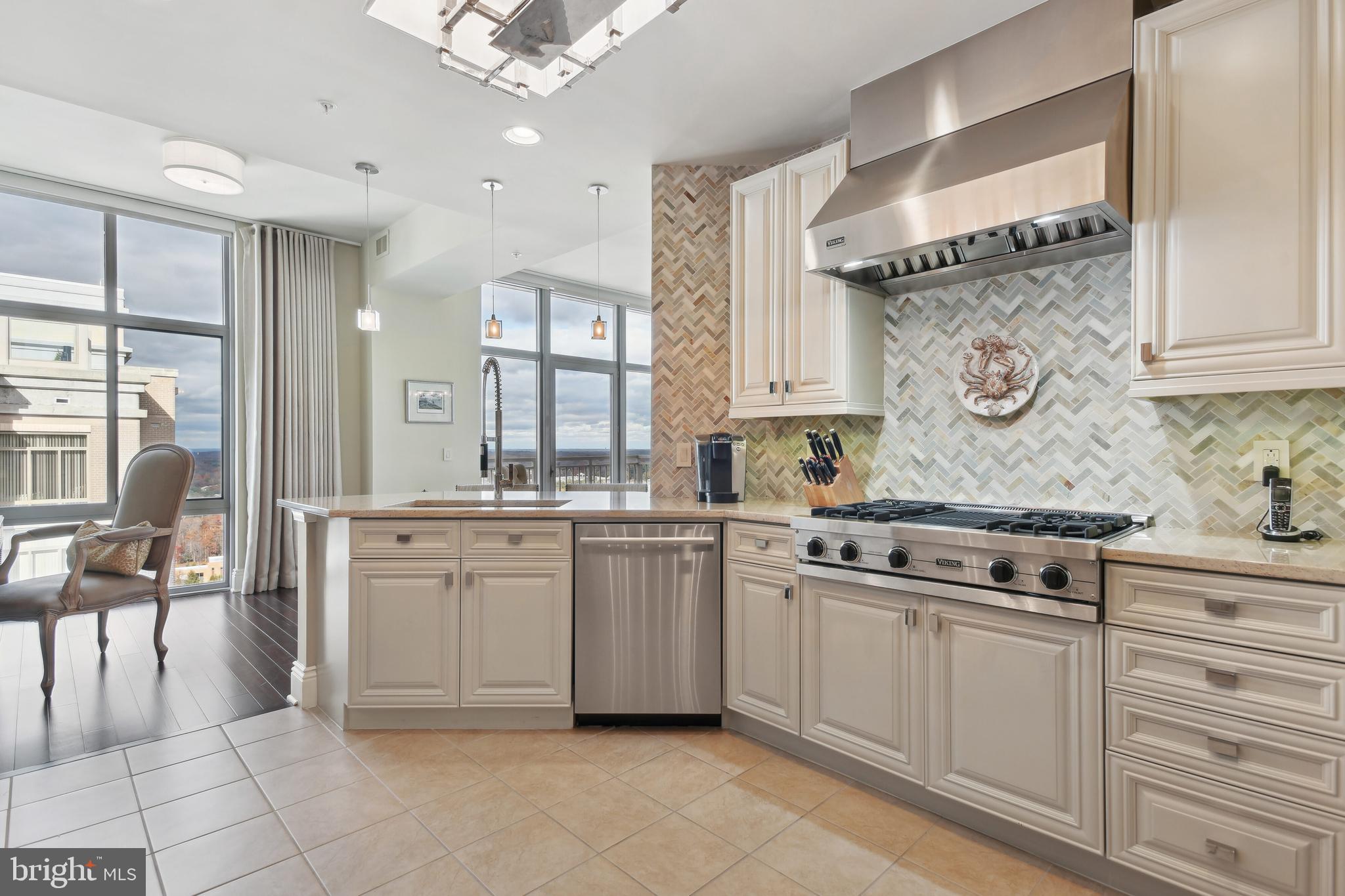 RESTON TOWN CENTER - Residential