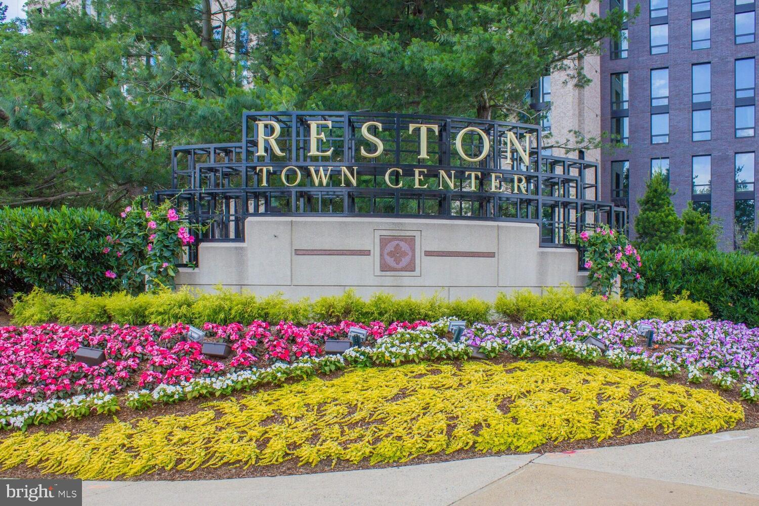 RESTON TOWN CENTER - Residential