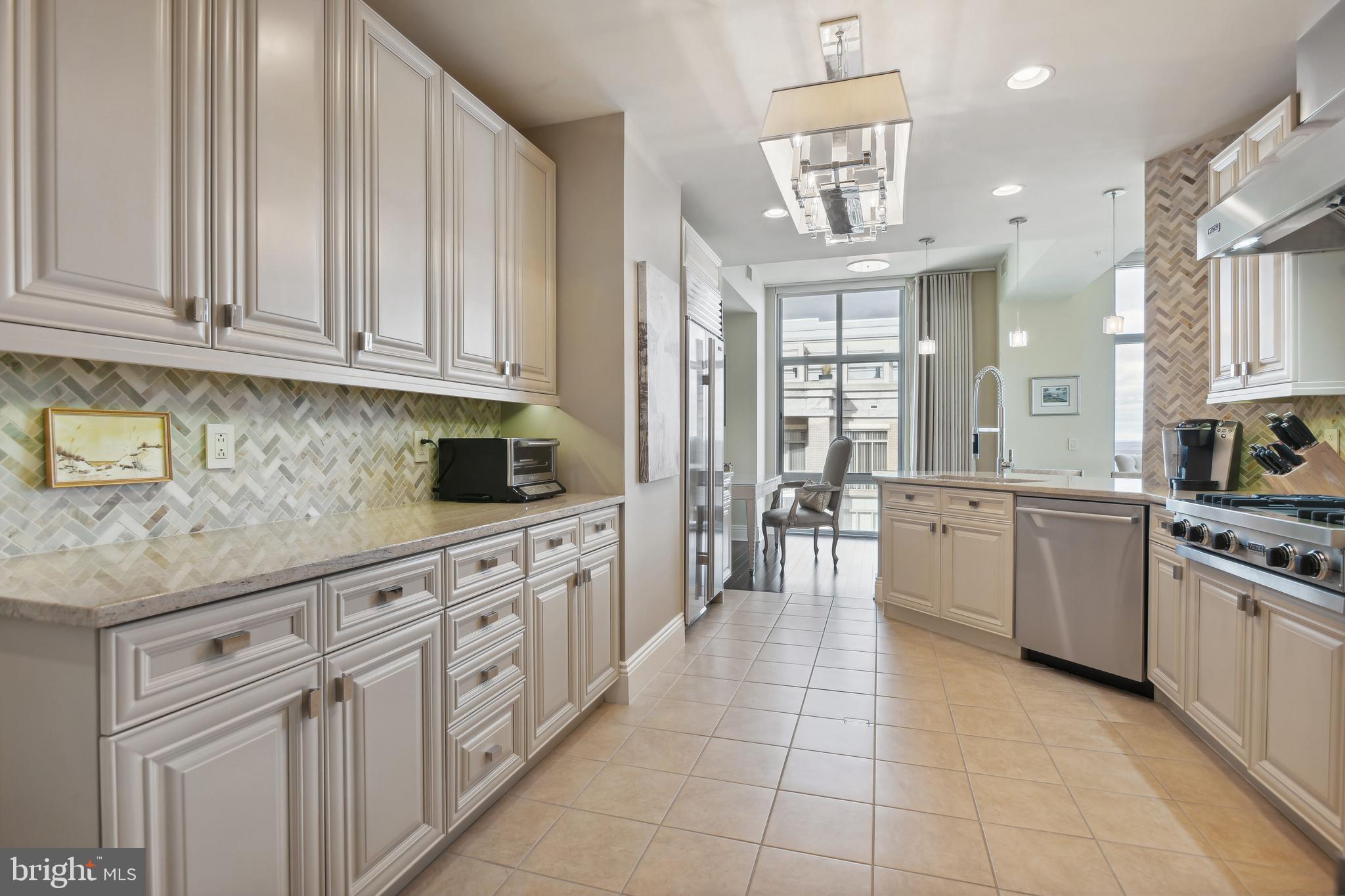 RESTON TOWN CENTER - Residential