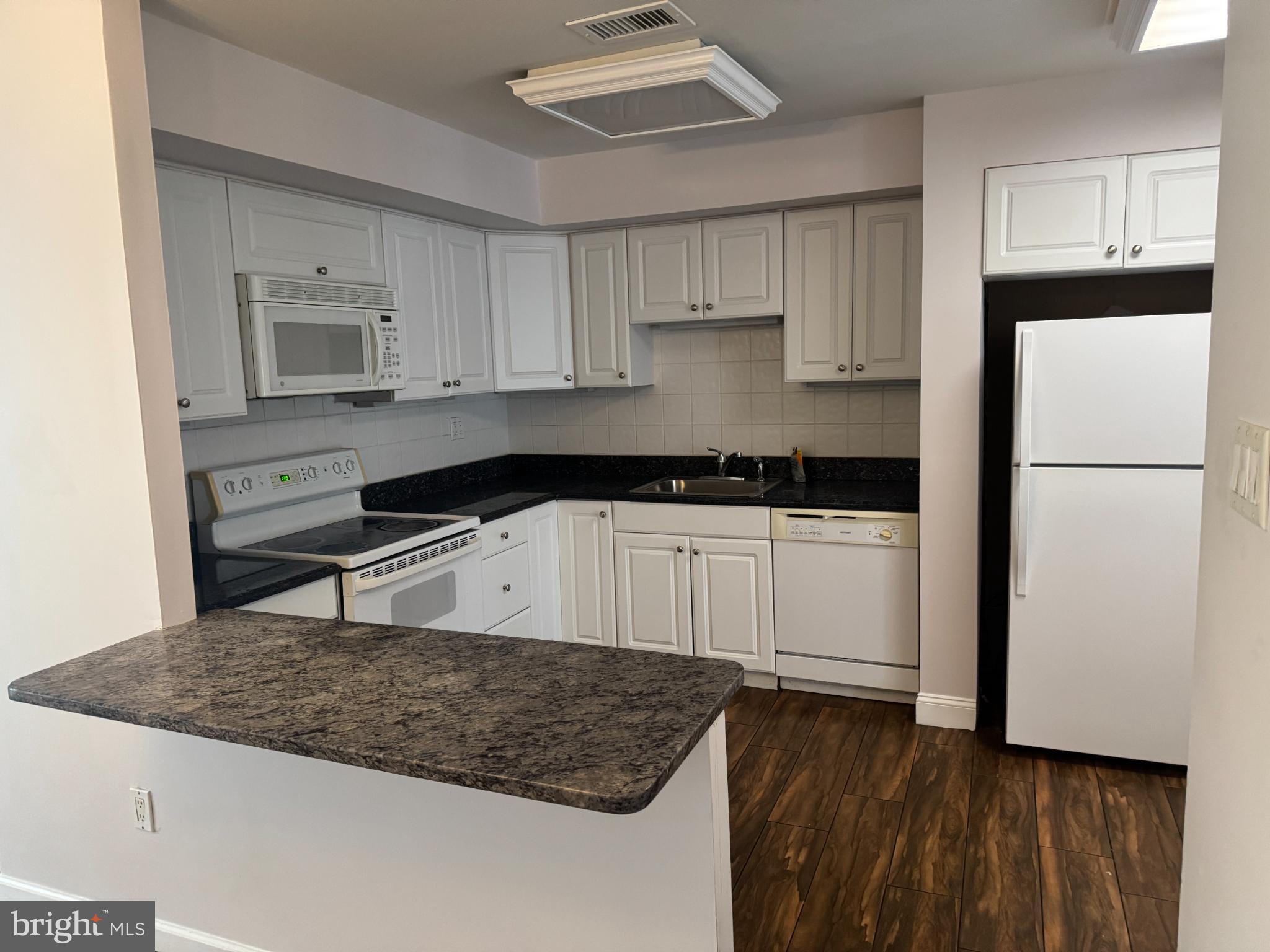 1605 WORTHINGTON DRIVE