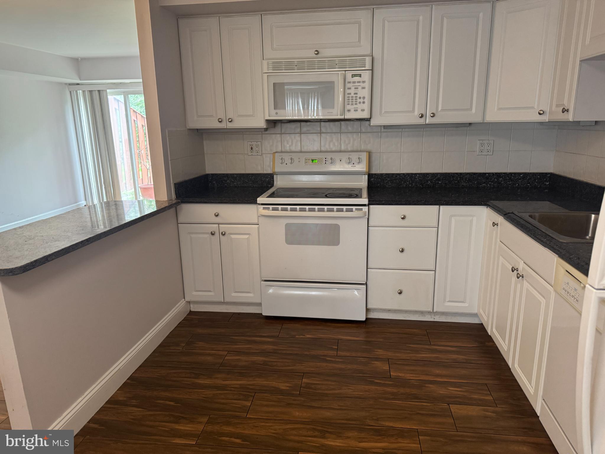 1605 WORTHINGTON DRIVE