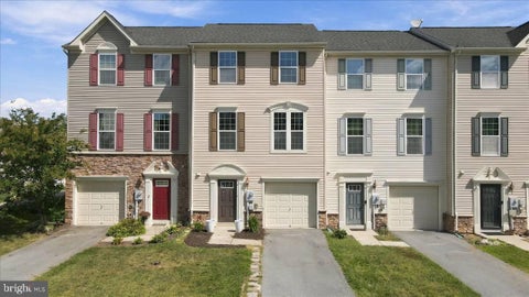 Townhouse For Sale - 59 Gauley River Path<br/> FALLING WATERS, WV 25419