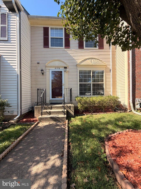 Photo of 6778 Jenny Leigh Court, CENTREVILLE, VA 20121 (MLS # VAFX2345740)