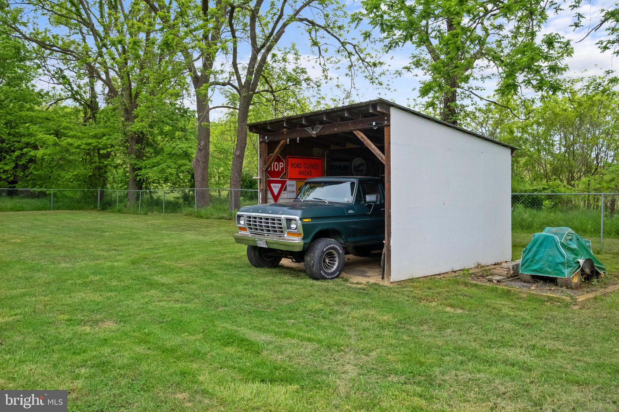 PINE WOODS - Residential