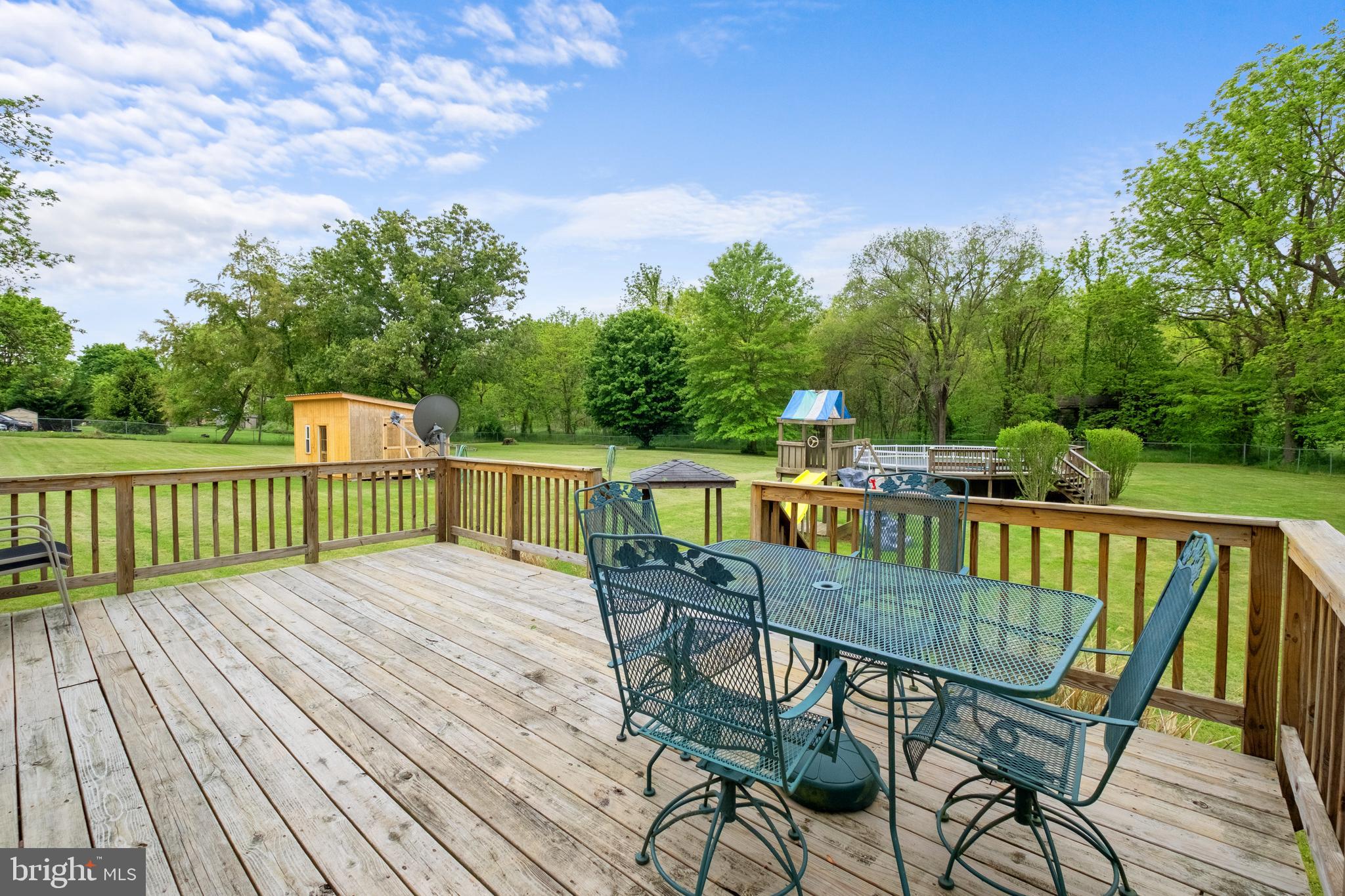 PINE WOODS - Residential