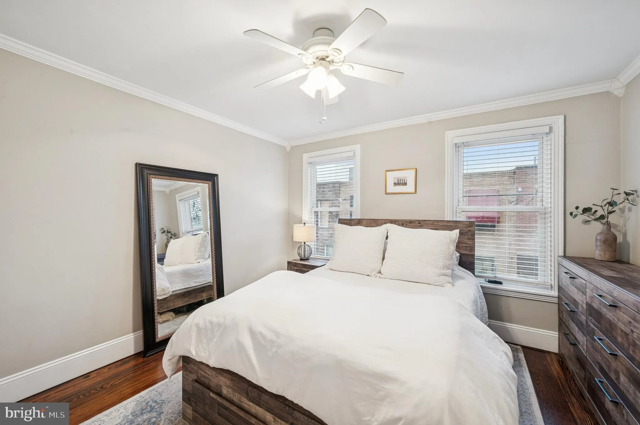 Philadelphia, Pennsylvania 19147, United States, 2 Bedrooms Bedrooms, ,2 BathroomsBathrooms,Residential,Contingent,251528