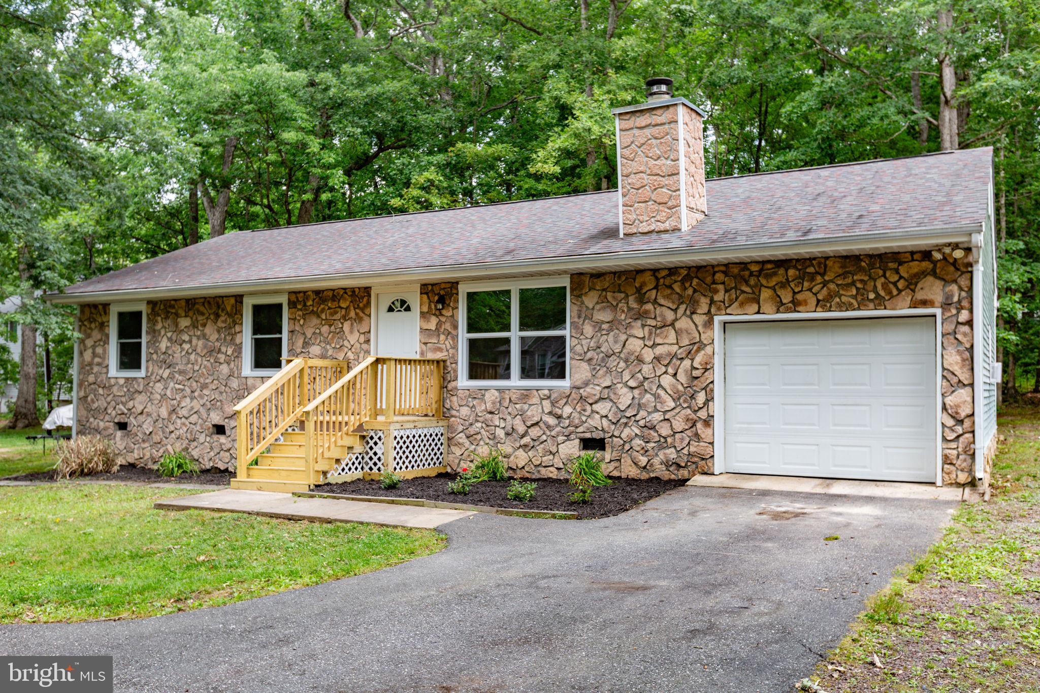 1105 LAKEVIEW PARKWAY